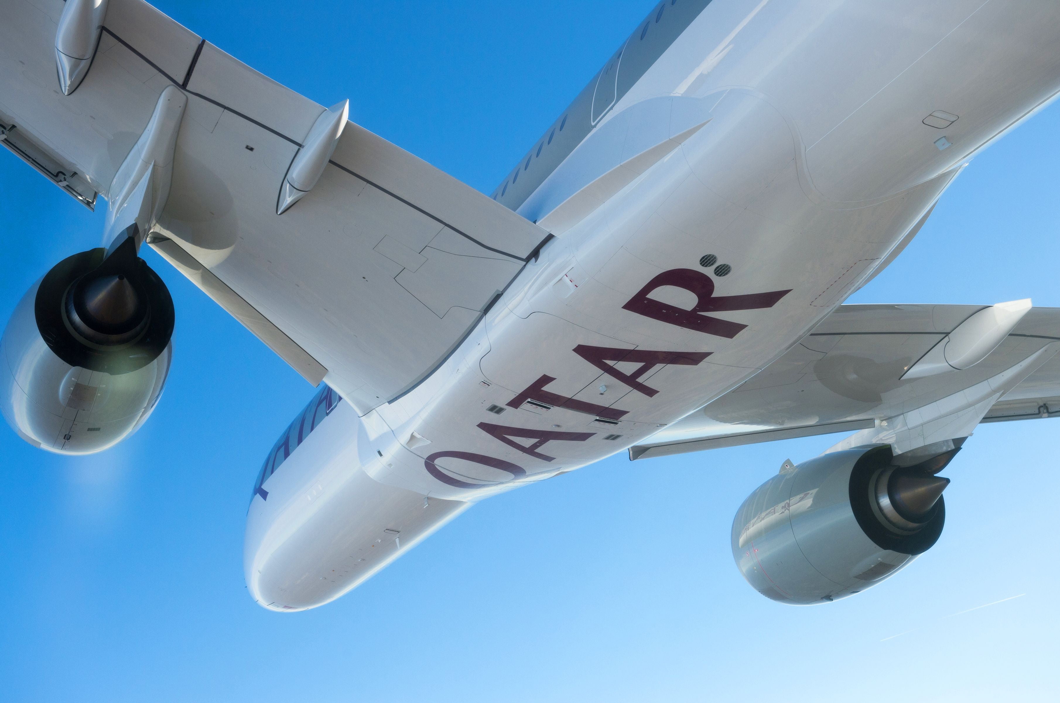 Engine, Airbus, Qatar Airways, Wing, Airbus A350-900, A passenger plane