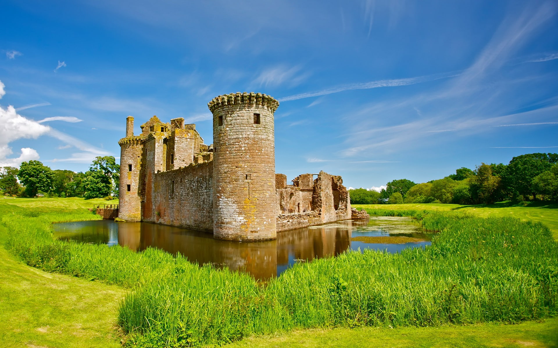 castle, Caerlaverock Castle, Scotland, plant, water, built structure
