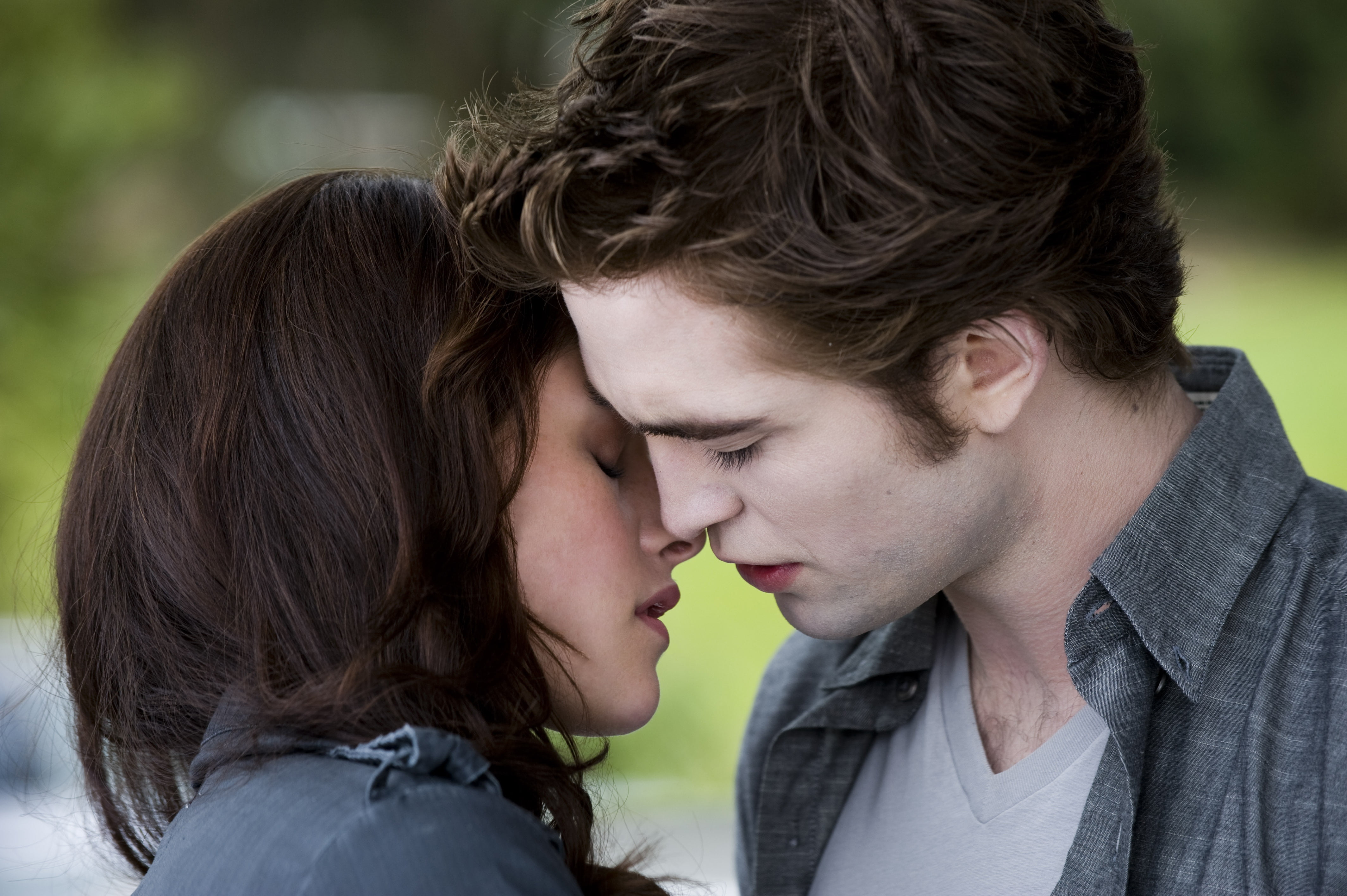 Twilight Bella and Edward photo, girl, kiss, actress, pair, actor