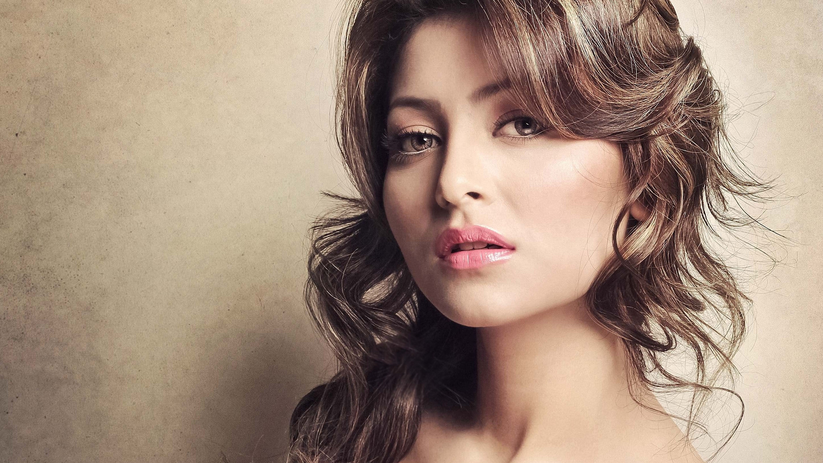Actress, Urvashi Rautela, Bollywood, portrait, one person, young adult