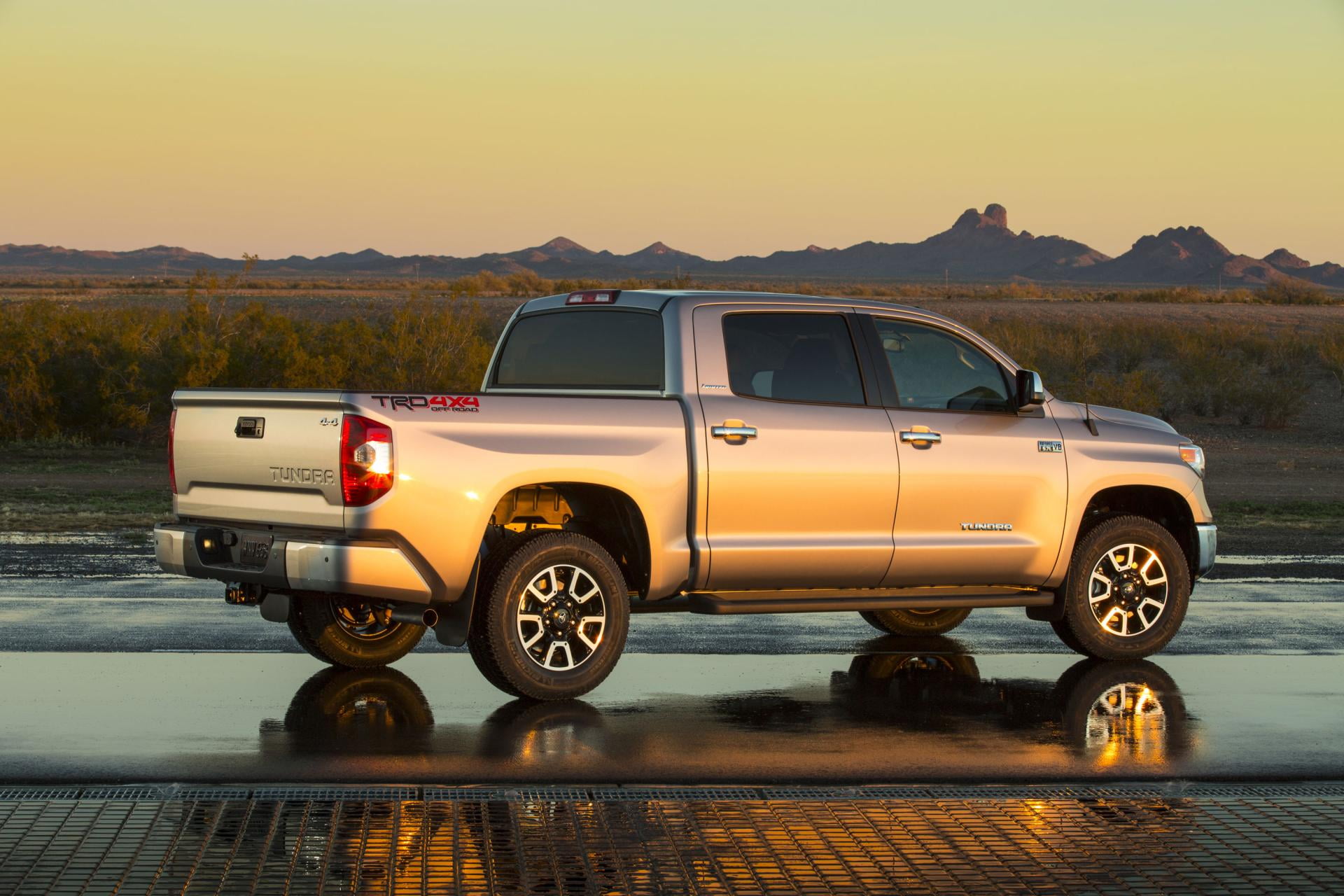 Toyota Tundra TRD Pro, 2014 toyota tundra pickup, car