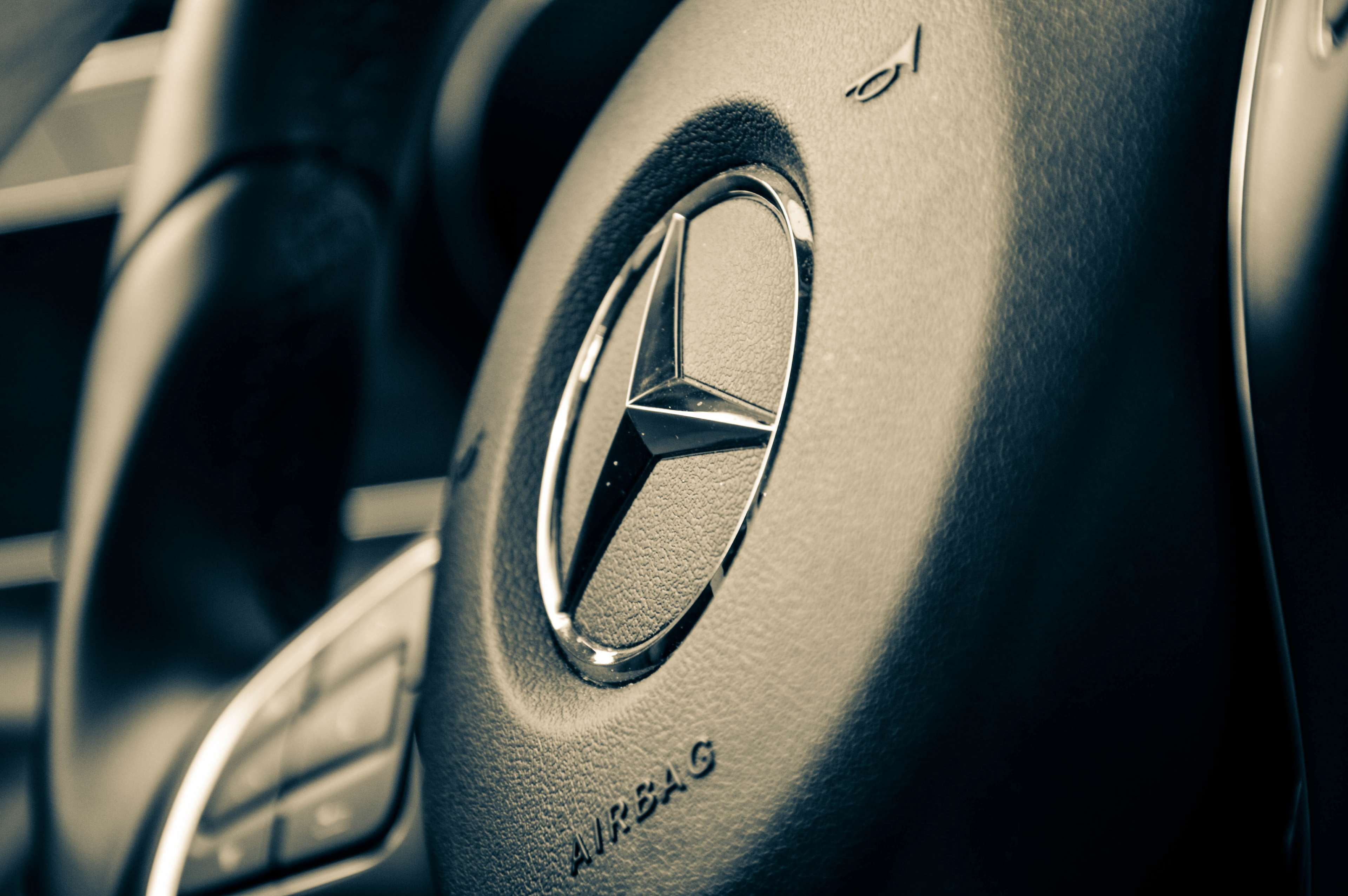 airbag, mercedes, stearing wheel, mode of transportation, car