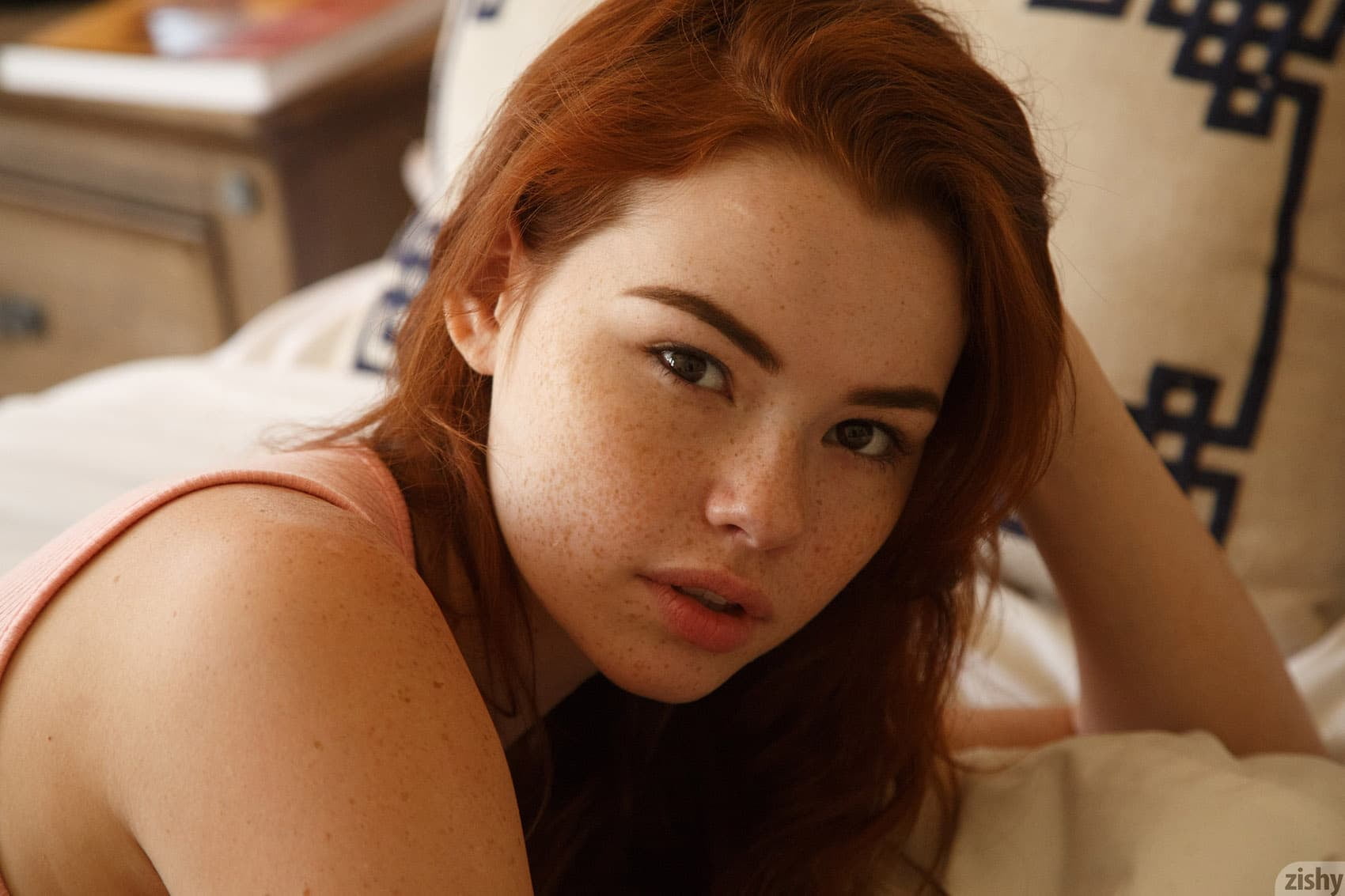 Sabrina Lynn, face, redhead, bed, zishy