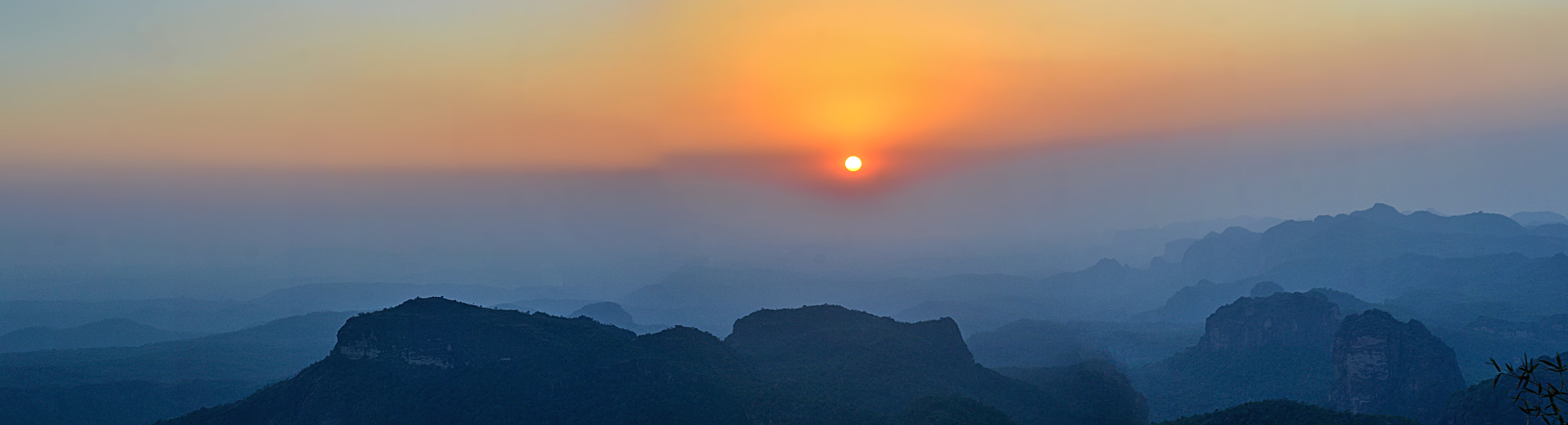 photo of sunset, sun goes down, black hills, little town, Madhya Pradesh