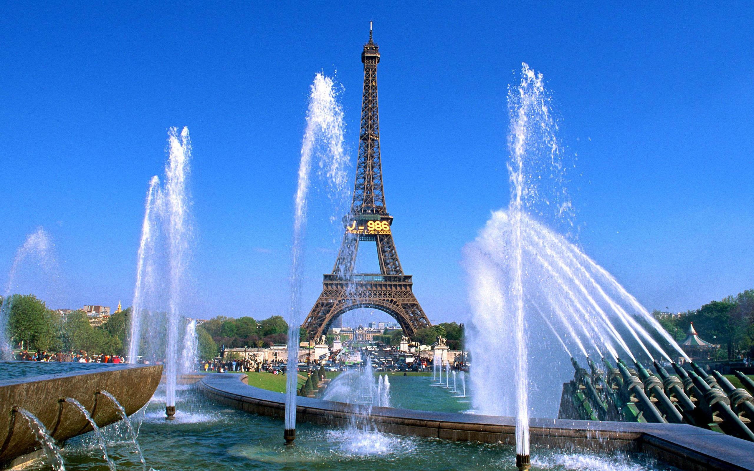 Le Tour Eiffel, artesian well, eiffel tower, paris, france, arteziana