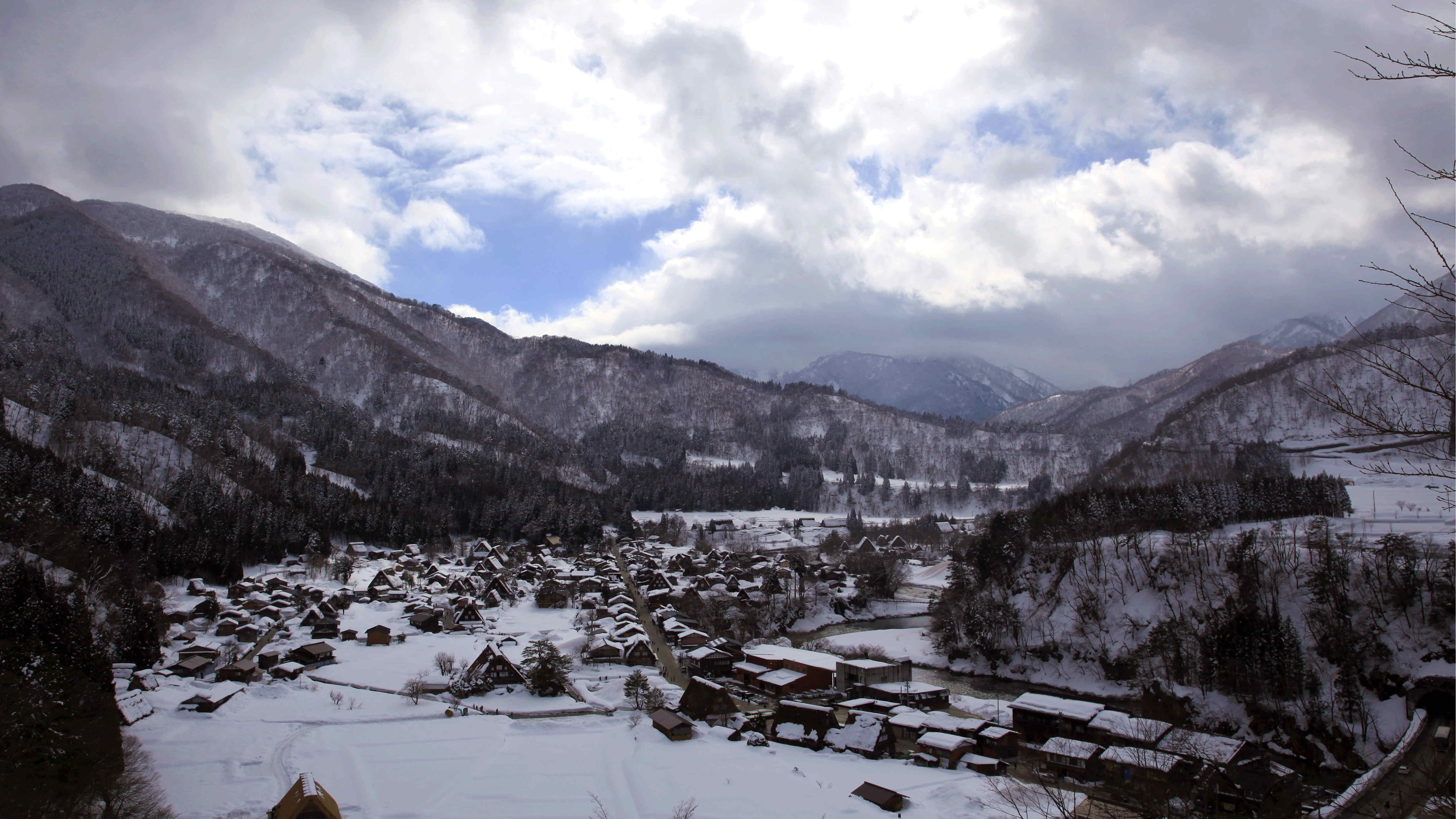 Shirakawago, Gassho-zukuri, winter, thick snow, travel to Japan