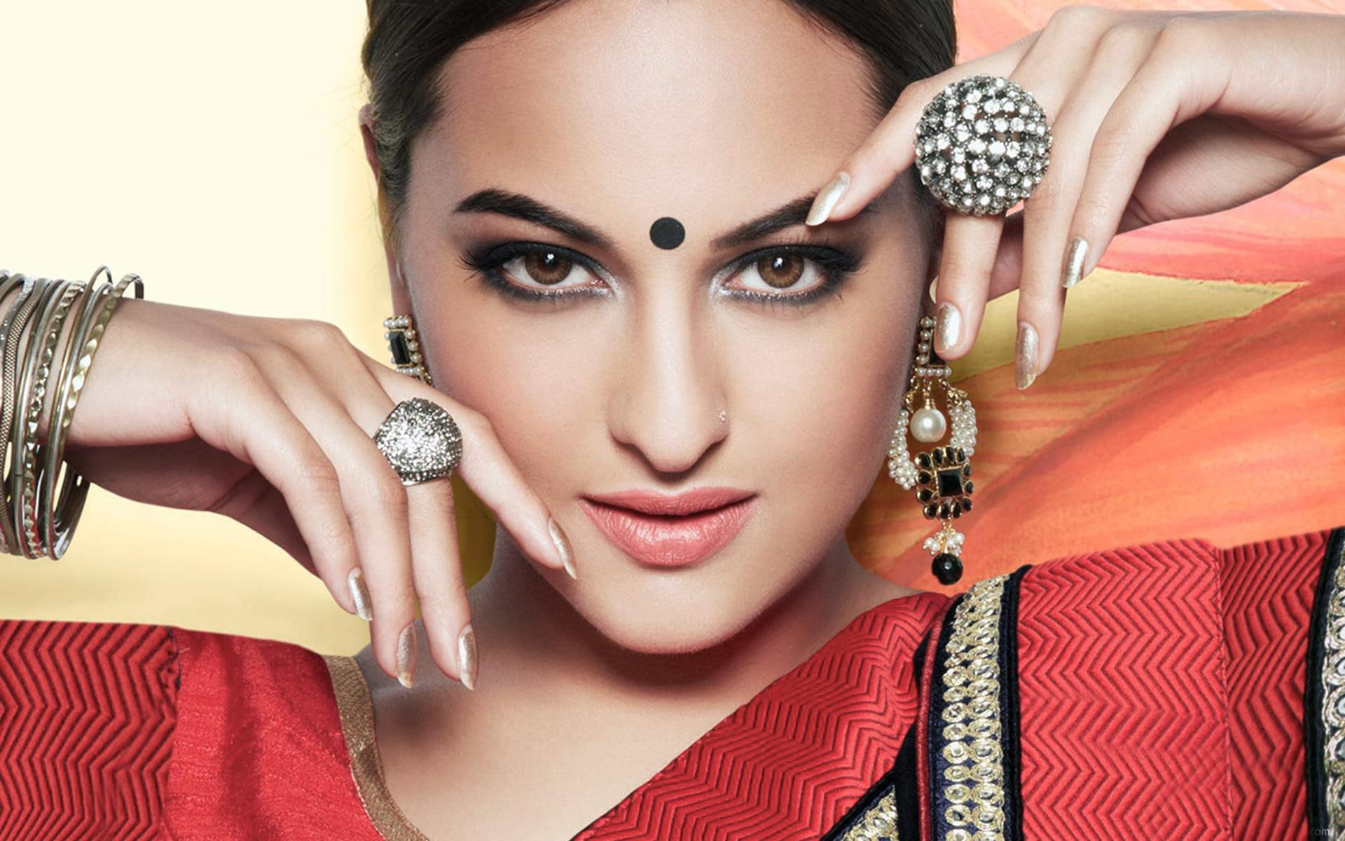 Sonakshi Sinha Bollywood Actress, womens pictur