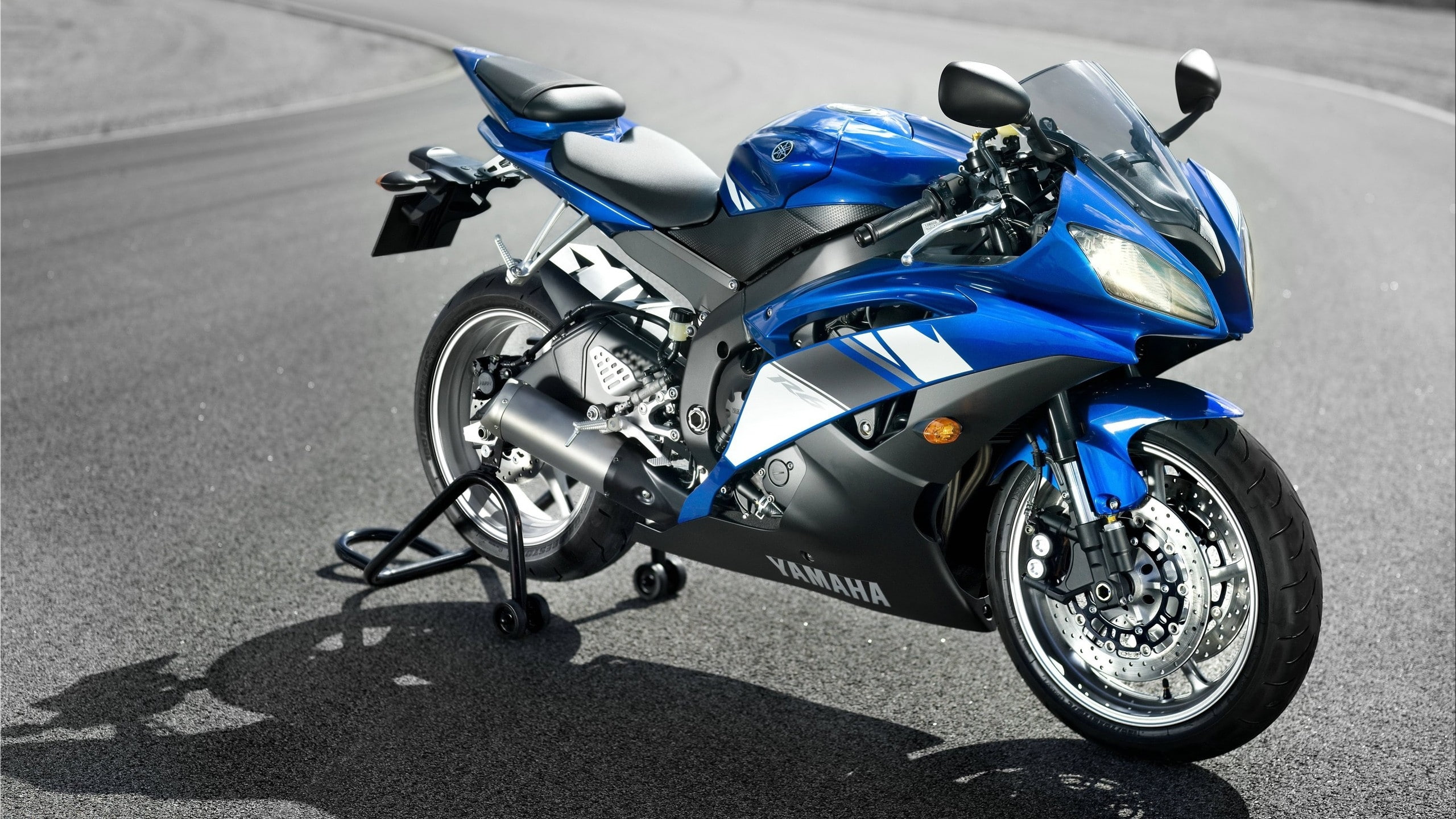 blue yamaha motorbikes yamaha r6 2560x1440  Motorcycles Yamaha HD Art