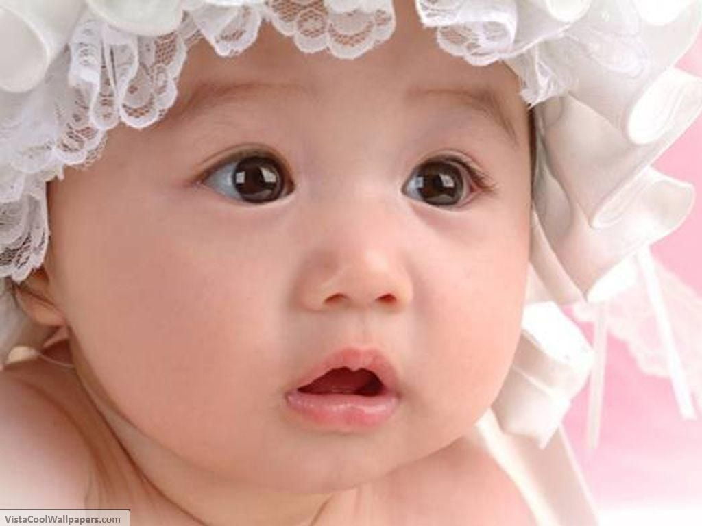 Cute baby wierd looking, baby's white hat, cute baby wallpapers