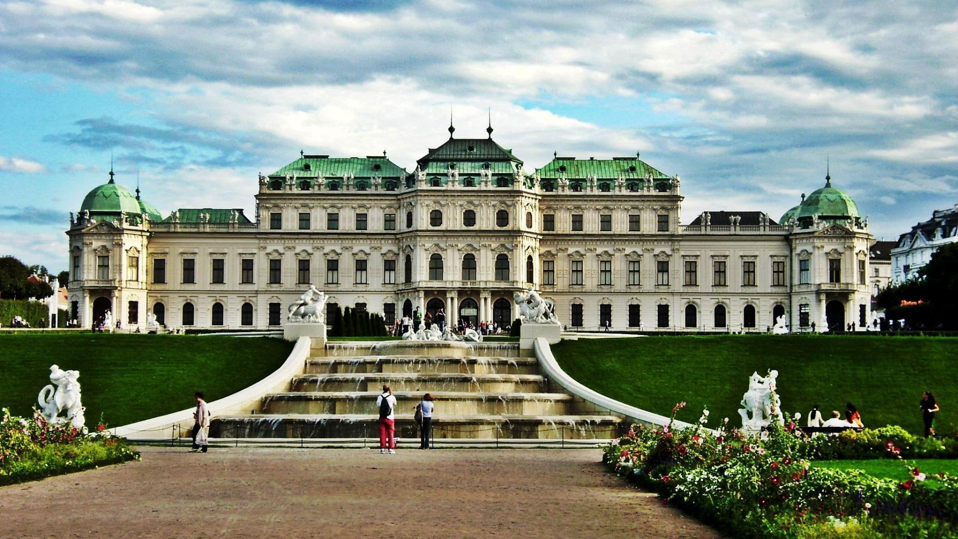 Belvedere Palace Museum In Vienna Austria, grass, fountain, gallery
