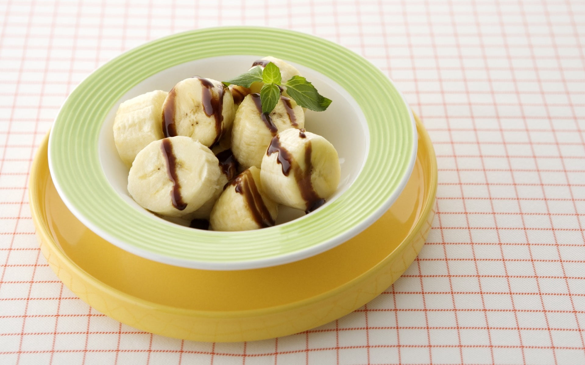 sliced banana with chocolate syrup, food, gourmet, close-up, food And Drink