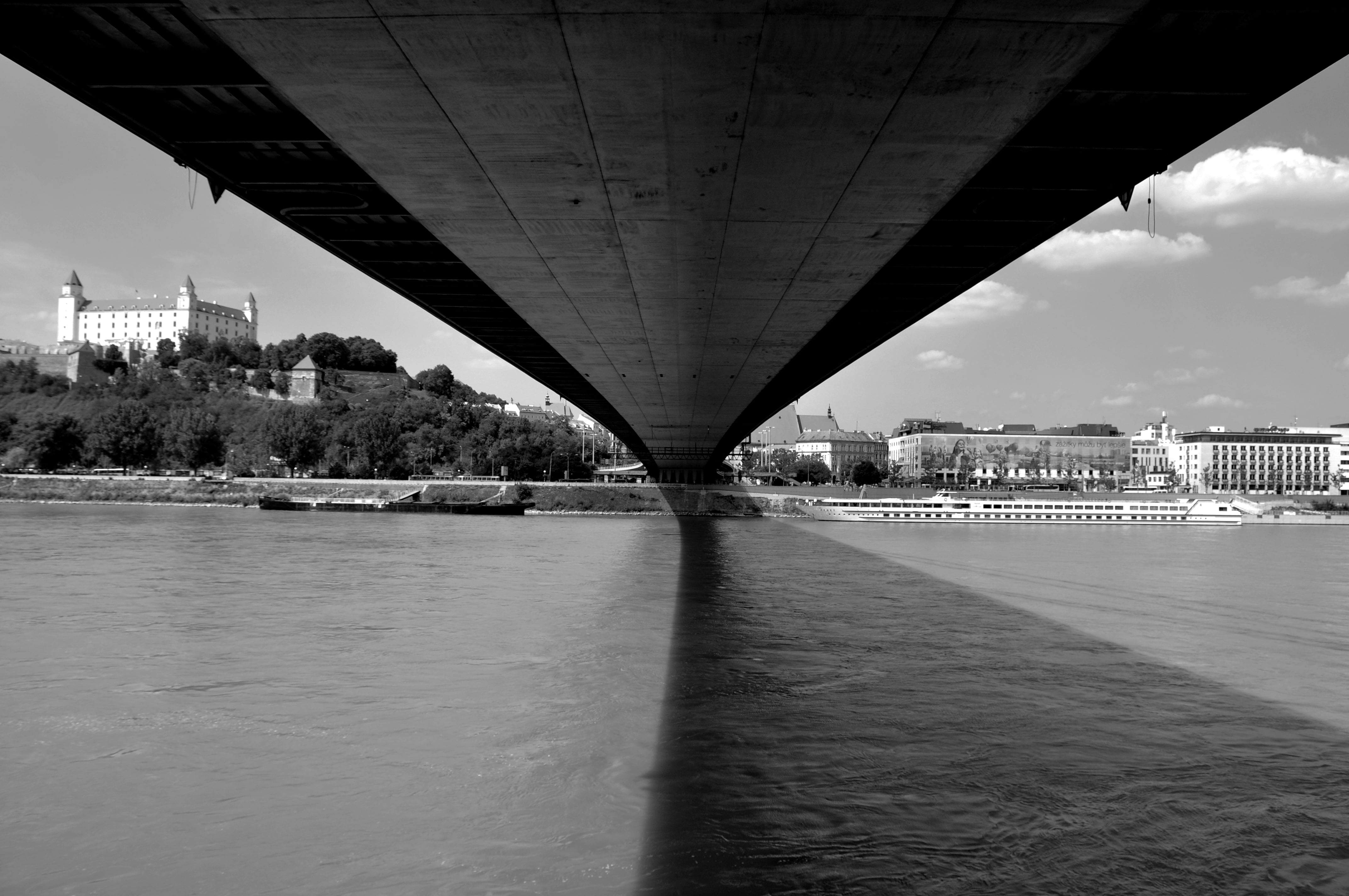 monochrome, bridge, river, castle, Slovakia, Bratislava, architecture