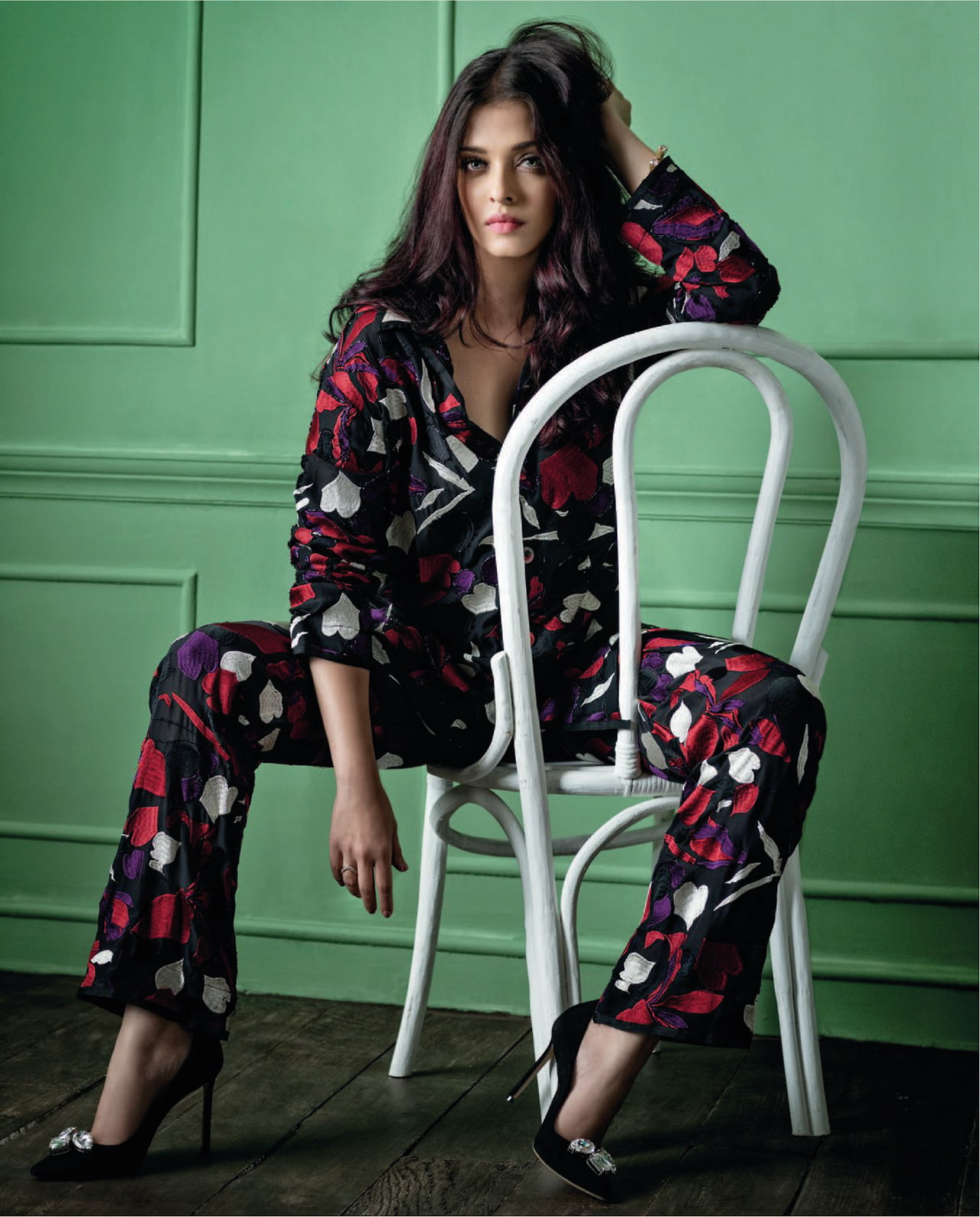 Aishwarya Rai 2017  Photoshoot, young adult, women, sitting, portrait