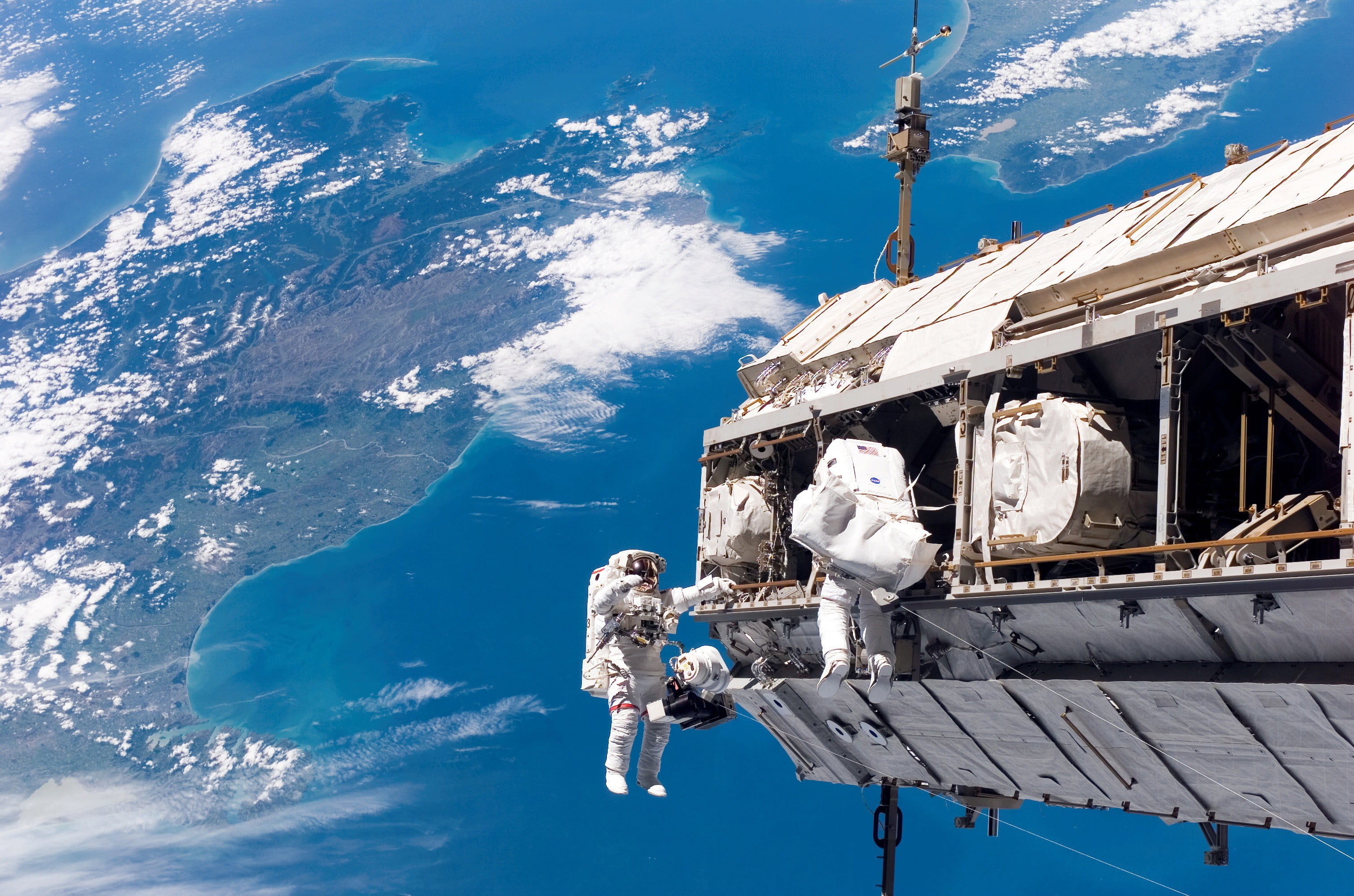 astronauts floating in outer space wallpaper, New Zealand, NASA
