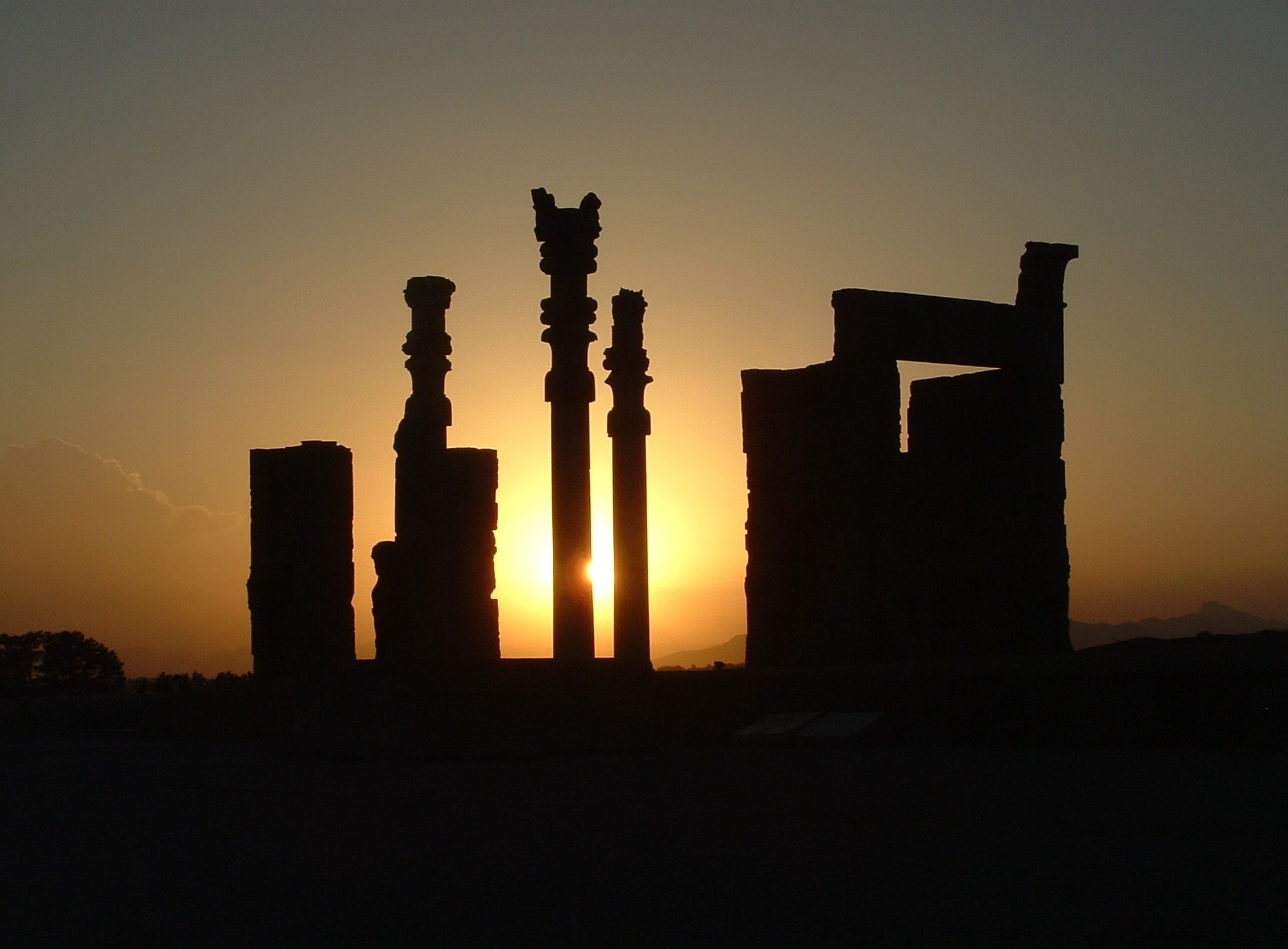 Sunset in Perspolis - Shiraz, Iran, Asia, Travel, Silhouette