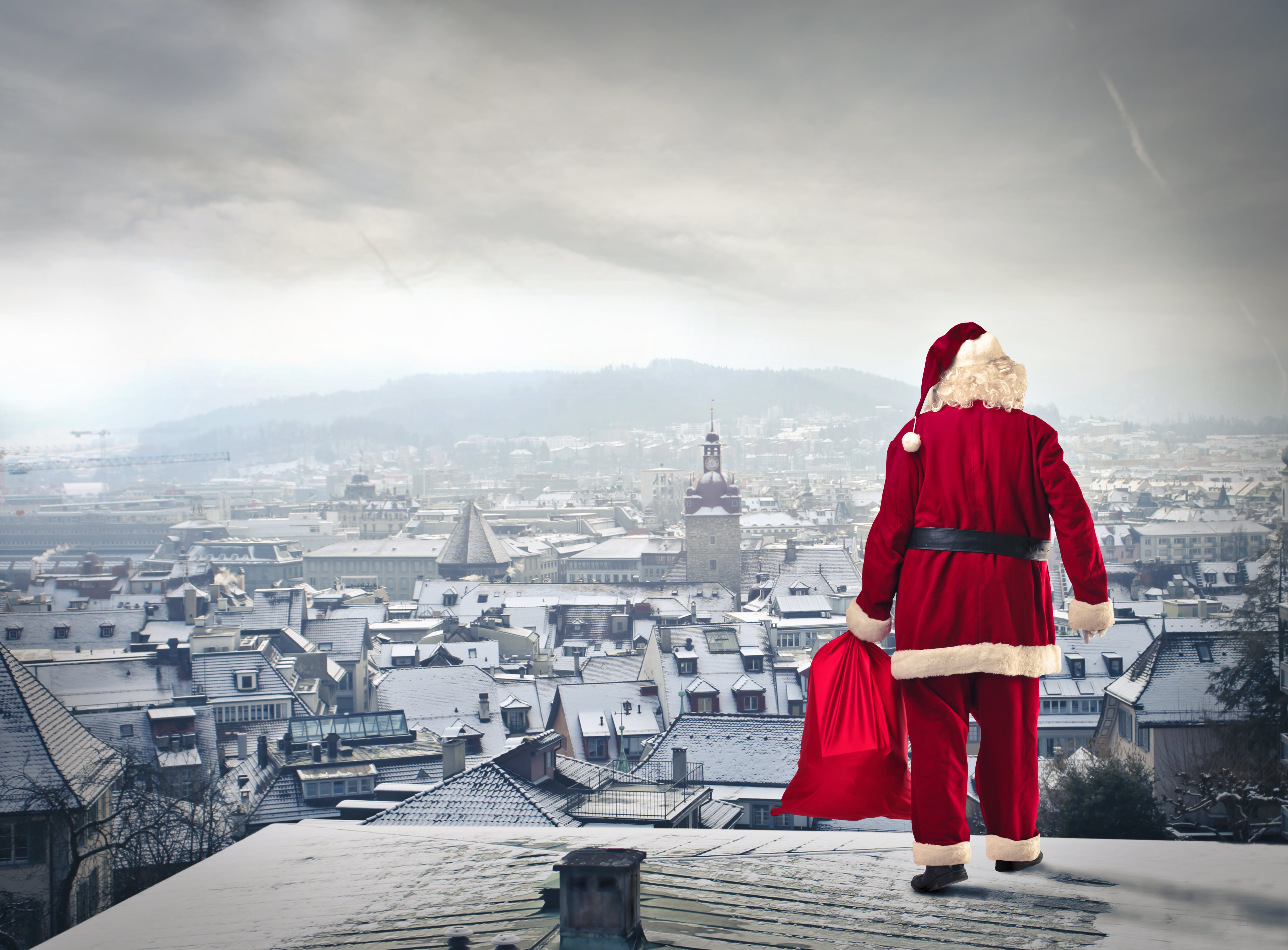 Santa Claus on top of the building HD wallpaper, city, the city
