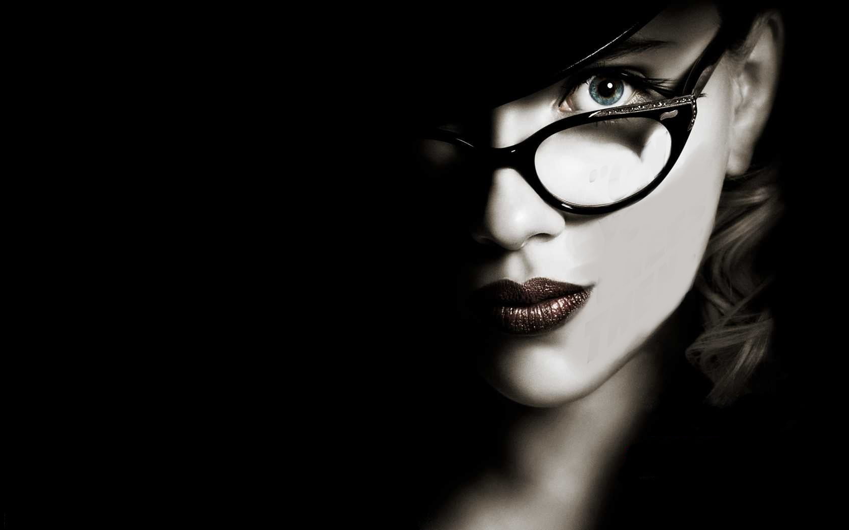 women's cat-eye black framed eyeglasses, Scarlett Johansson, headshot