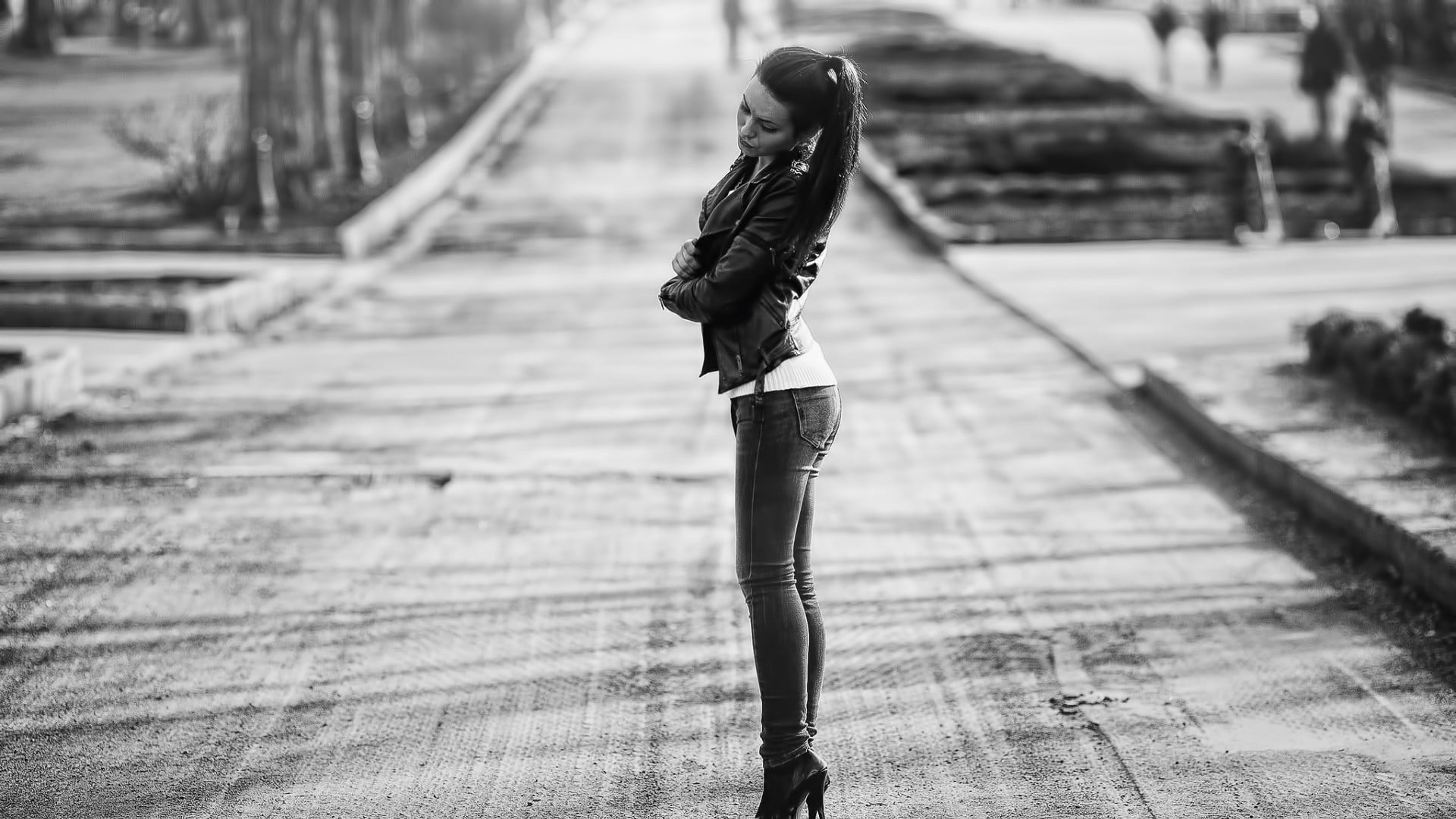 grayscale photo of a woman standing on road, women, model, jeans