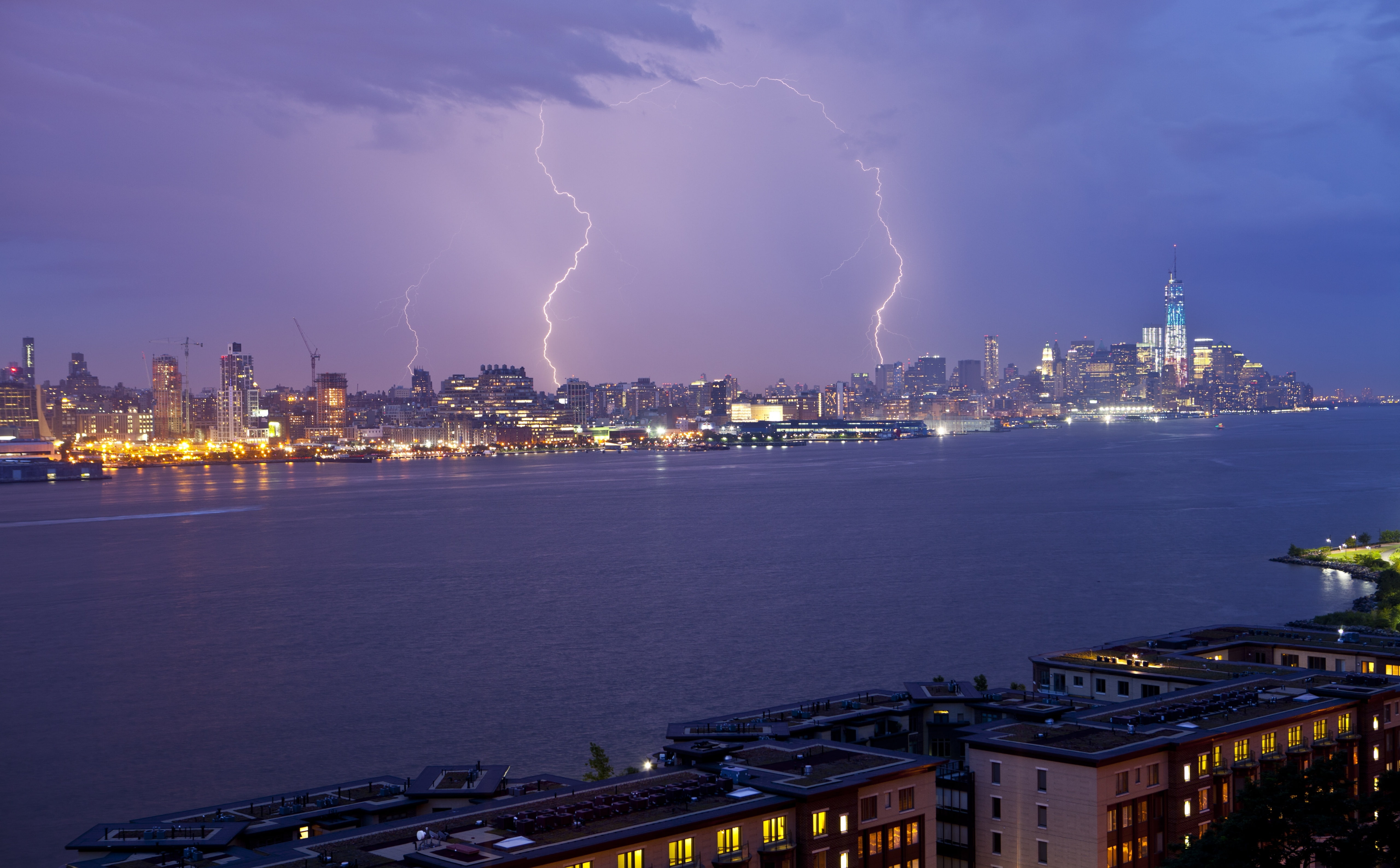 Lightning over New York City, United States, Hudson, Weather
