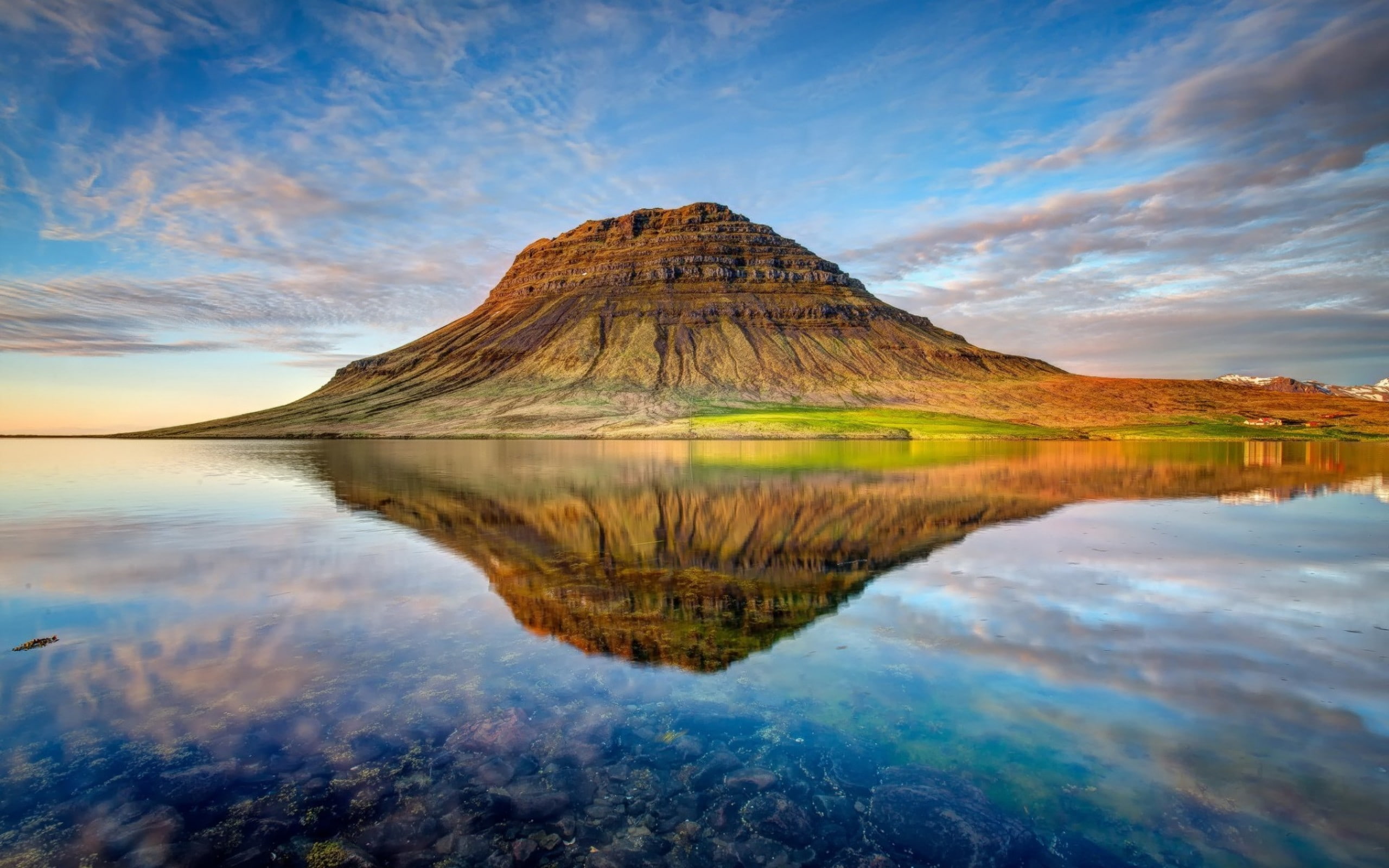 Kirkjufell Iceland Mountain Lake Sky With Cloud Reflection In Water Landscape Hd Wallpaper 2560×1600