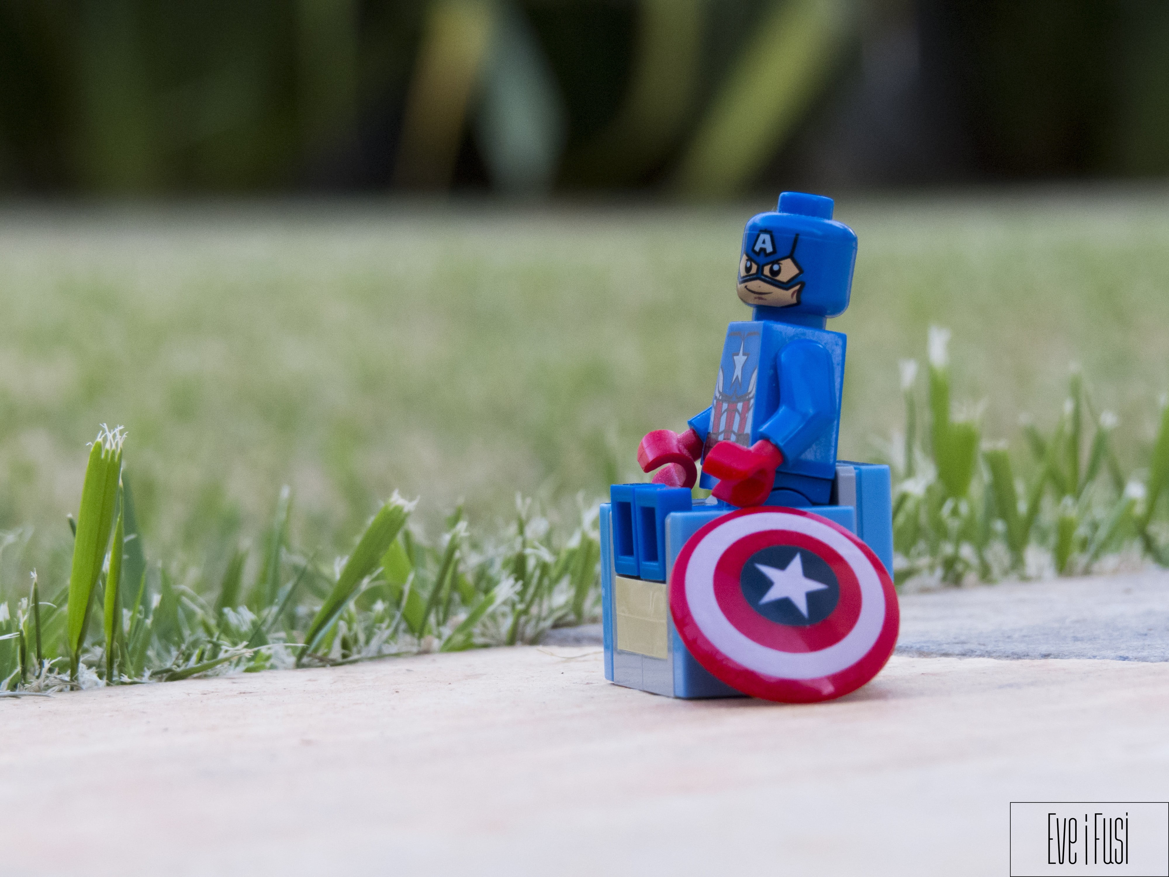 blue and red plastic toy, Captain America, Marvel Heroes, LEGO