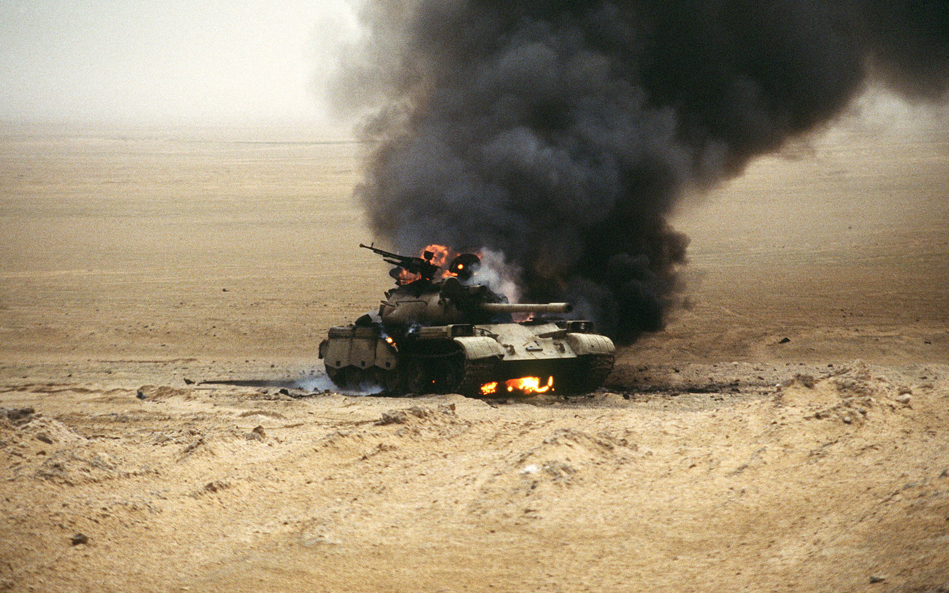 beige battle tank, fire, war, Iraq, T-54, fire - Natural Phenomenon