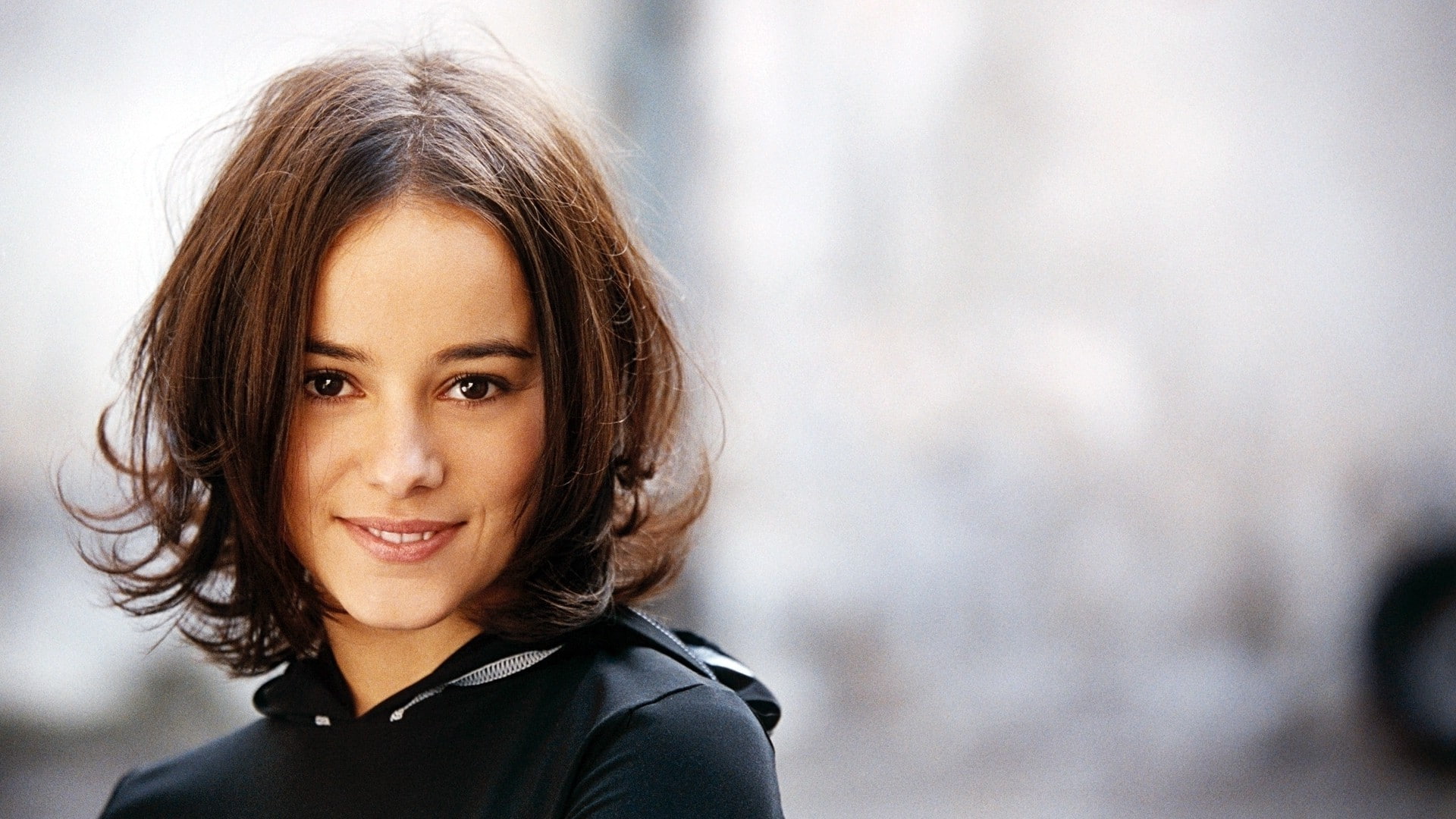 Free Download Hd Wallpaper Alizee Singer Portrait Smiling Looking At Camera Happiness
