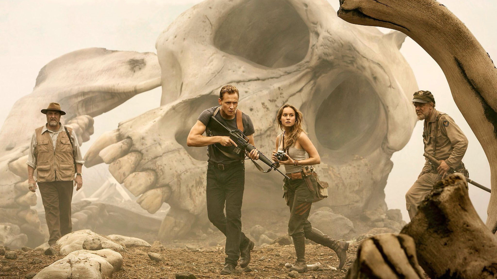 Free Download HD Wallpaper Brie Larson Tom Hiddleston Kong Skull