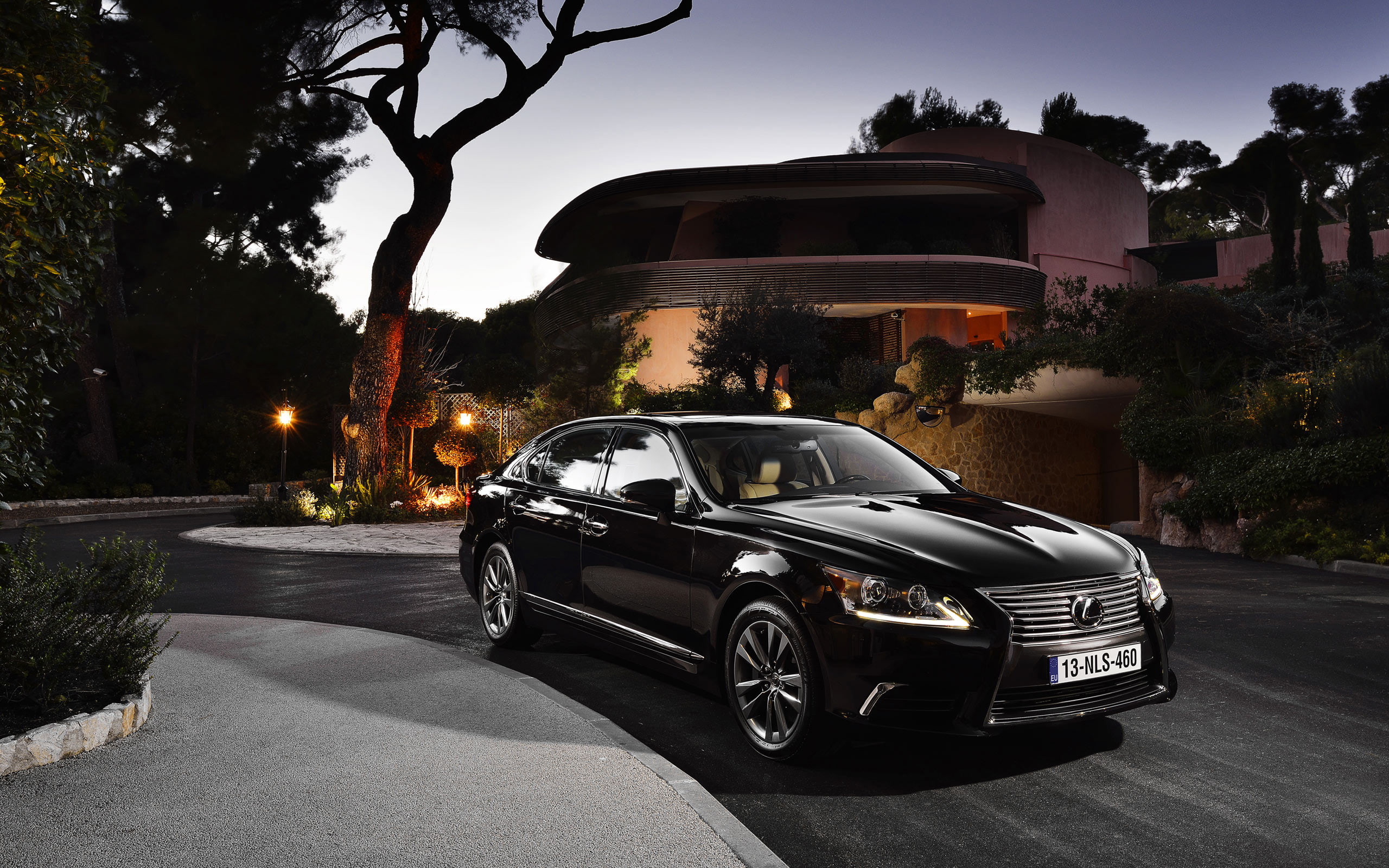 Lexus, 2012