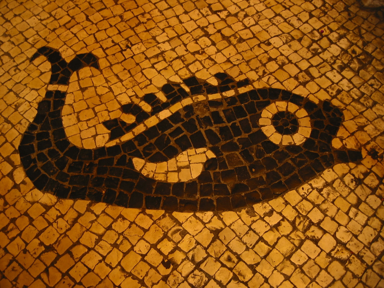 black and yellow fish decor, shape, surface, pattern, backgrounds