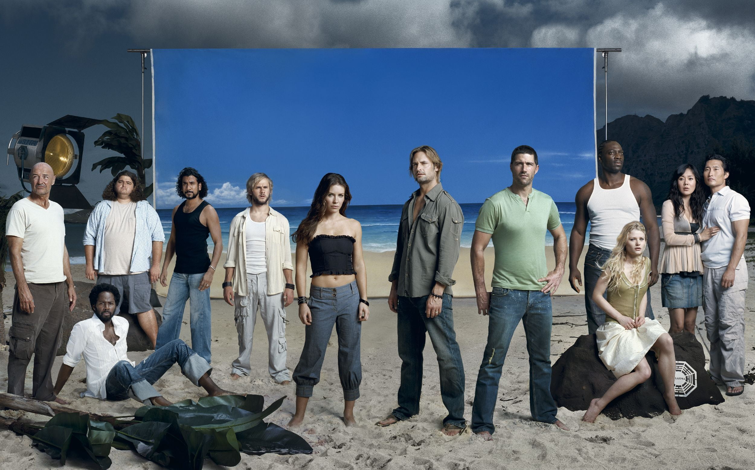 men's blue jeans, beach, island, Lost, Josh Holloway, to stay alive
