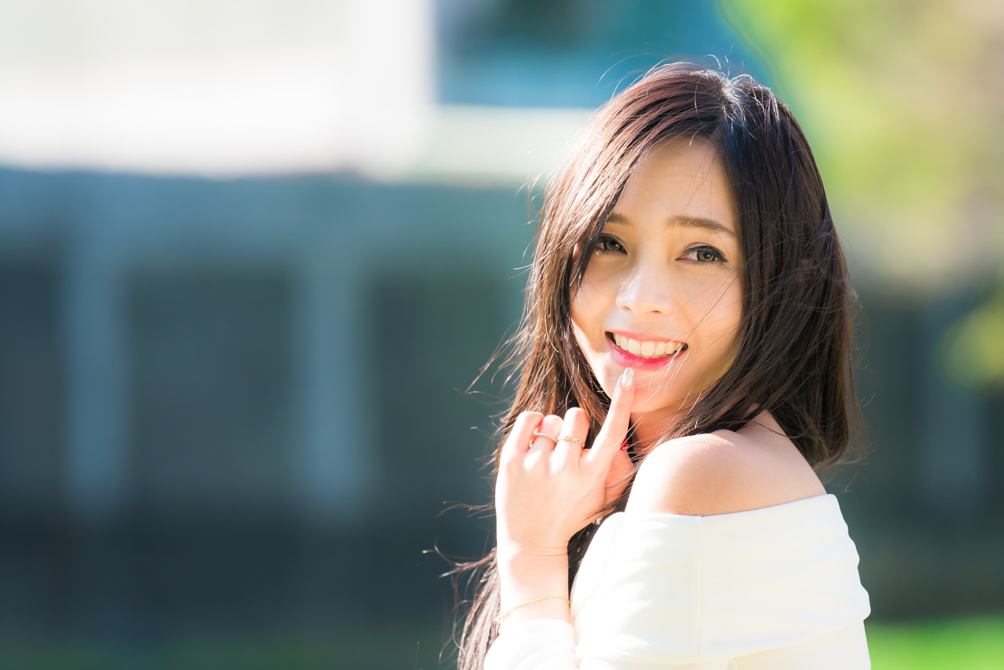 asian 4k pc  hd, portrait, looking at camera, smiling, one person