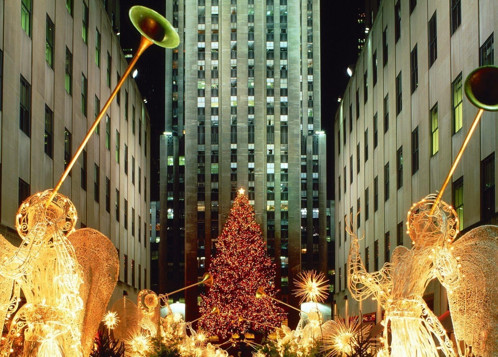 Rockefeller Center Tree, garland, figurines, skyscrapers, city