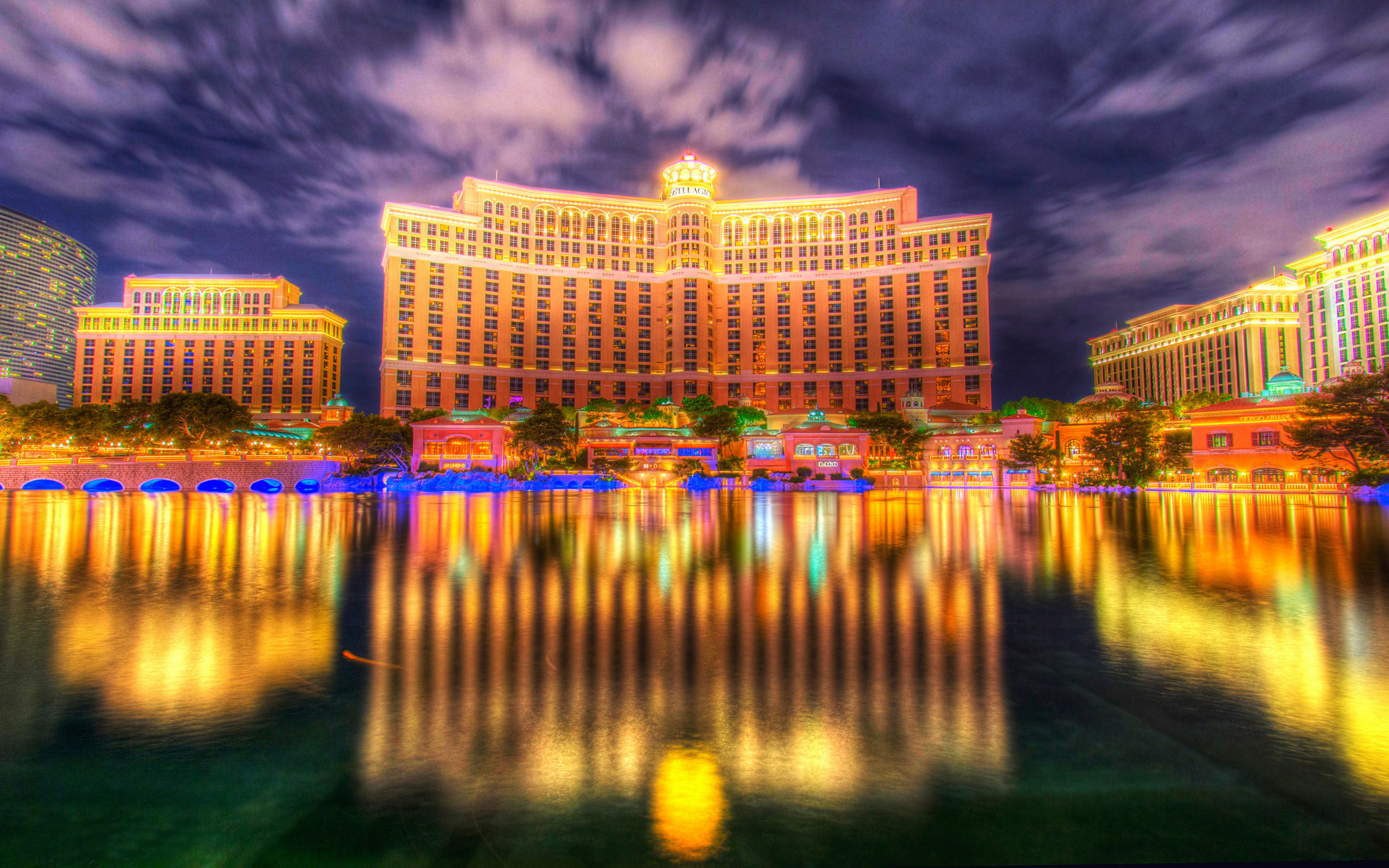 Las Vegas Bellagio Luxury Hotel And Casino Reflection In The Lake Desktop Wallpaper Hd Resolution 2560×1600