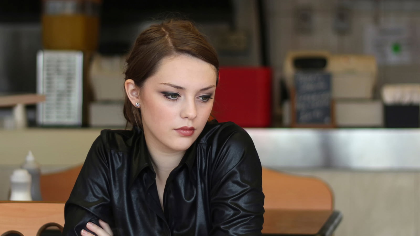 women, model, make up, Imogen Dyer, black shirt, sitting, green eyes