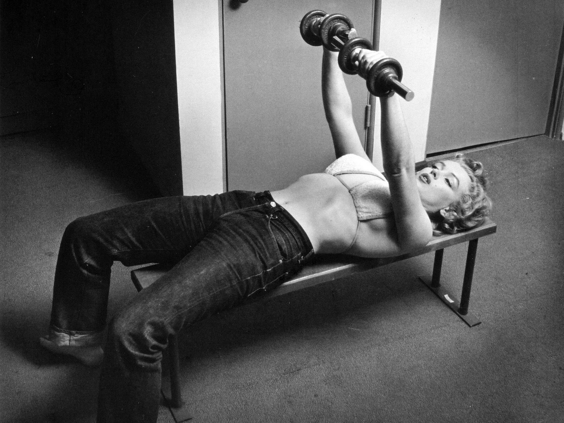 Actresses, Marilyn Monroe, indoors, one person, strength, lifestyles