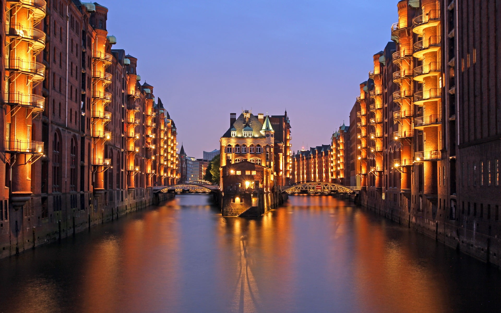 brown buildings, Hamburg, river, cityscape, lights, architecture