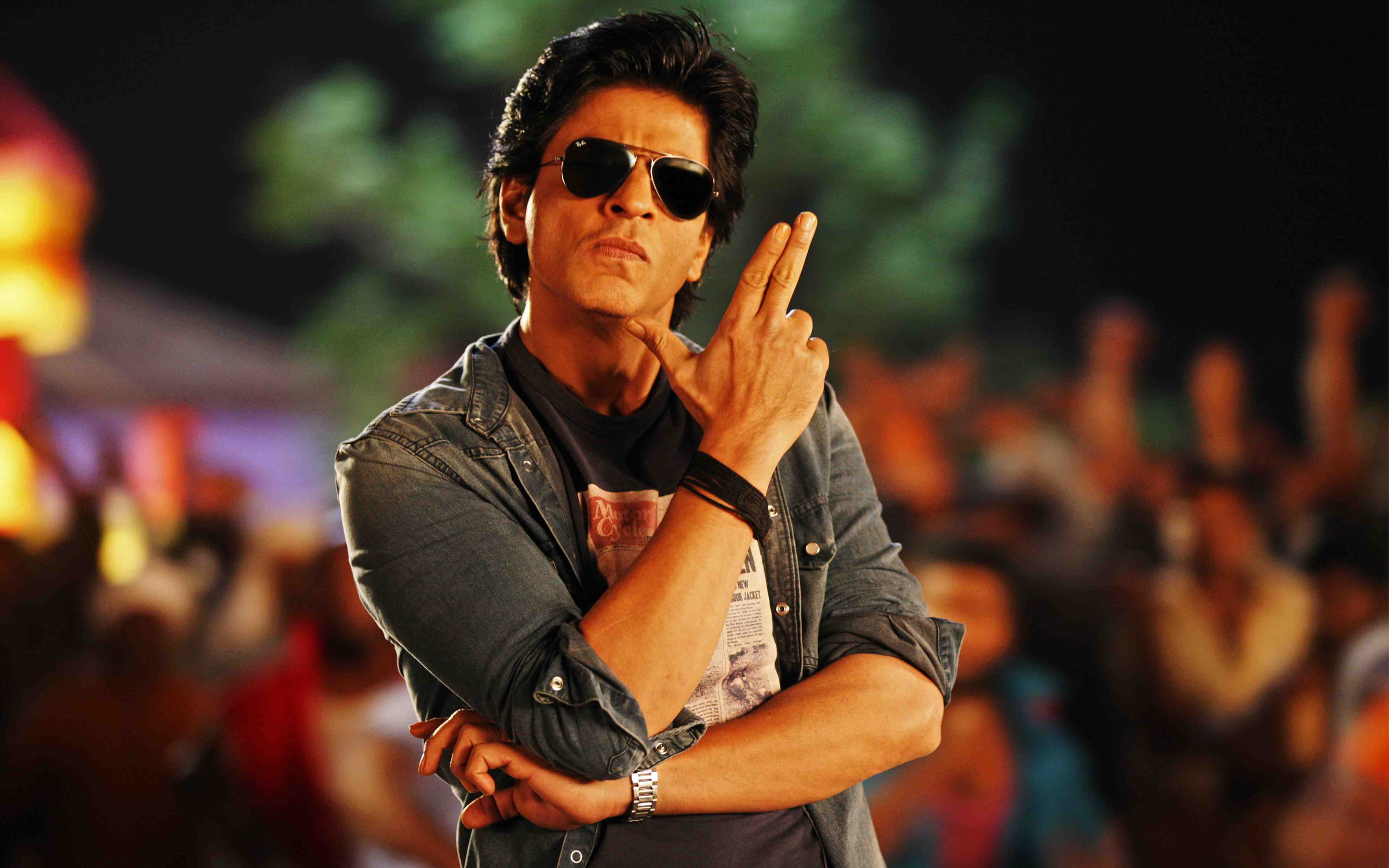 Shah Rukh Khan Chennai Express 2013, sunglasses, fashion, focus on foreground
