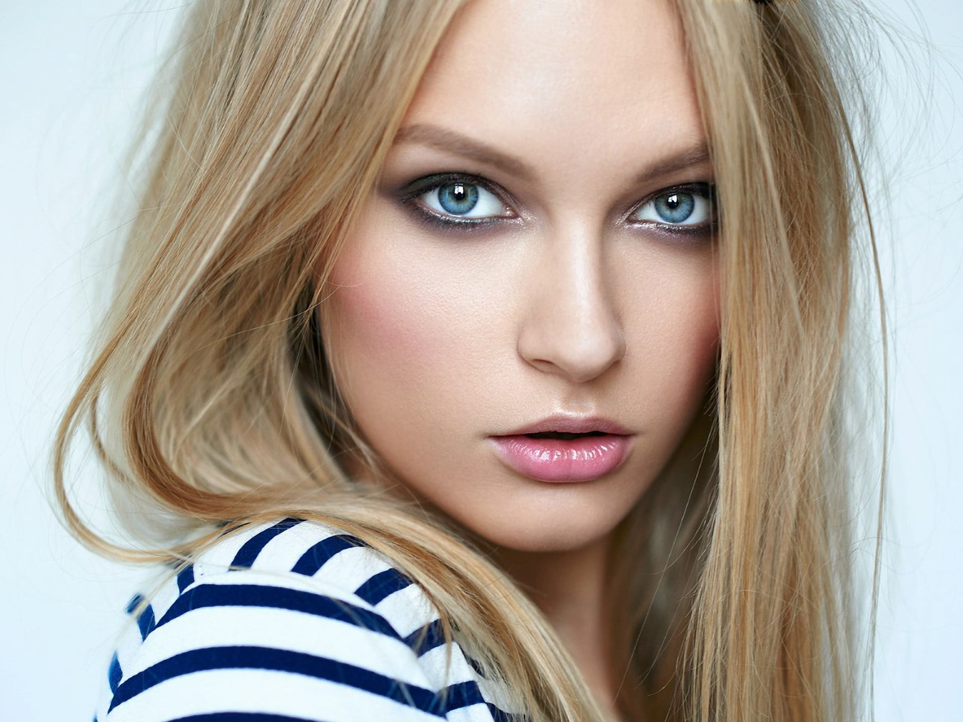 Free Download Hd Wallpaper Women Blonde Face Portrait Blue Eyes Beauty Blond Hair