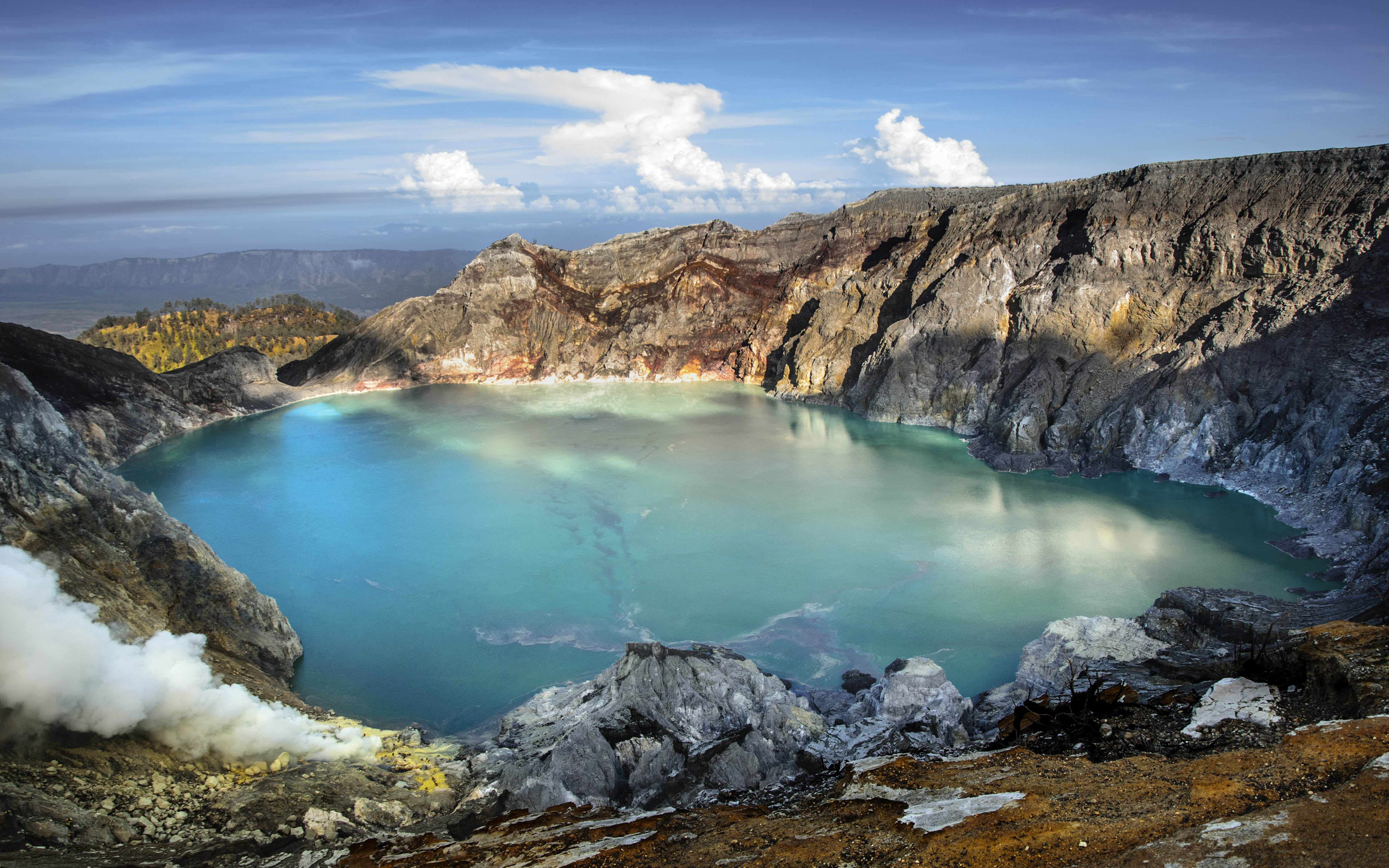 Kawah Ijen Volcano Complex Of East Java Indonesia Is A Group Of Composite Volcanoes In The Banyuwangi Regency Wallpaper Hd 5200×3250