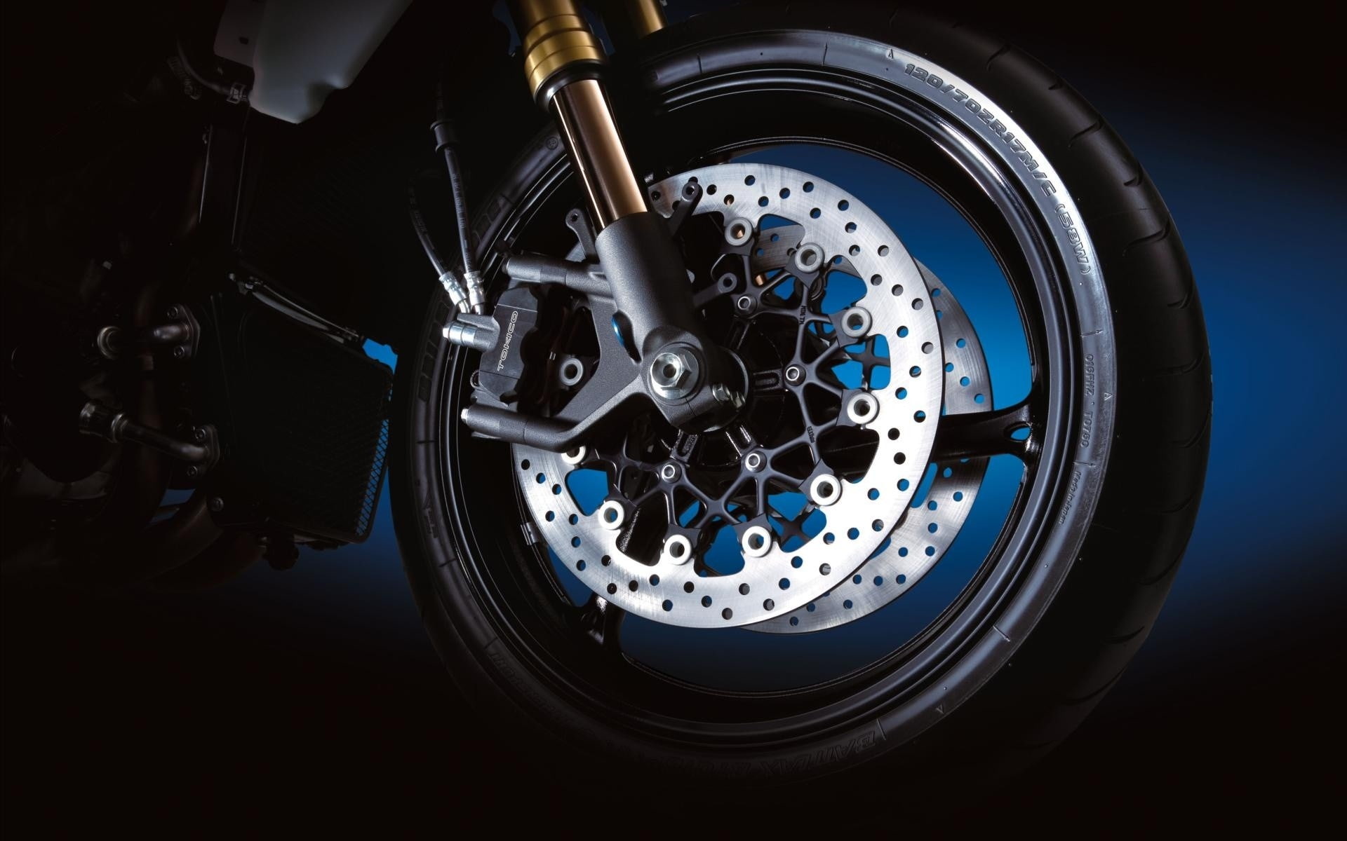 front suzuki wheels motorbikes brakes tires 1920x1200  Motorcycles Suzuki HD Art