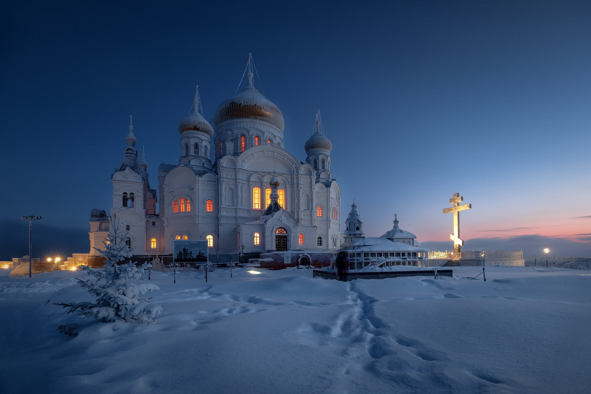 winter, snow, sunset, traces, cross, temple, Russia, dome, Perm Krai