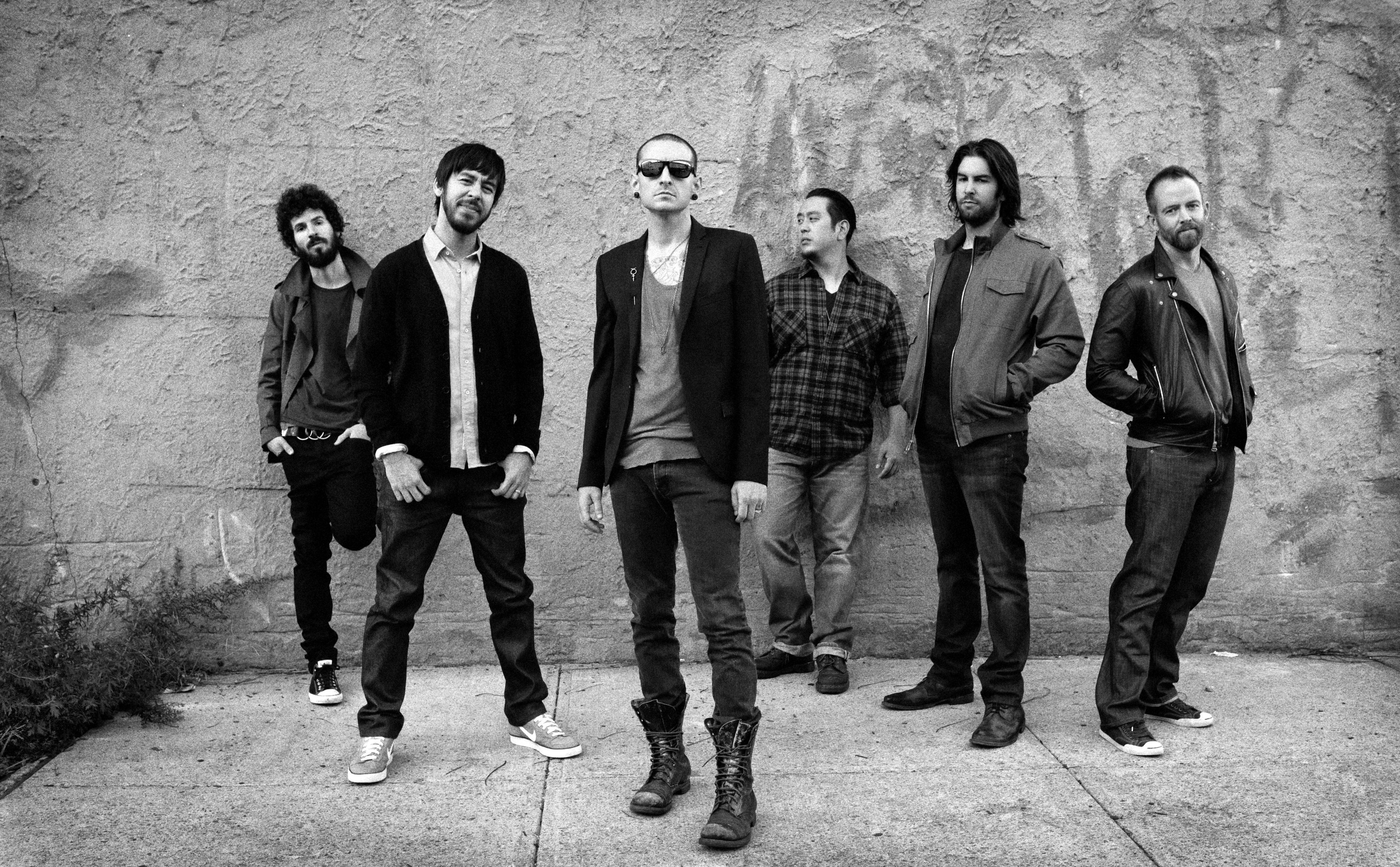 Linkin Park Black And White, Linkin Park band, full length, portrait