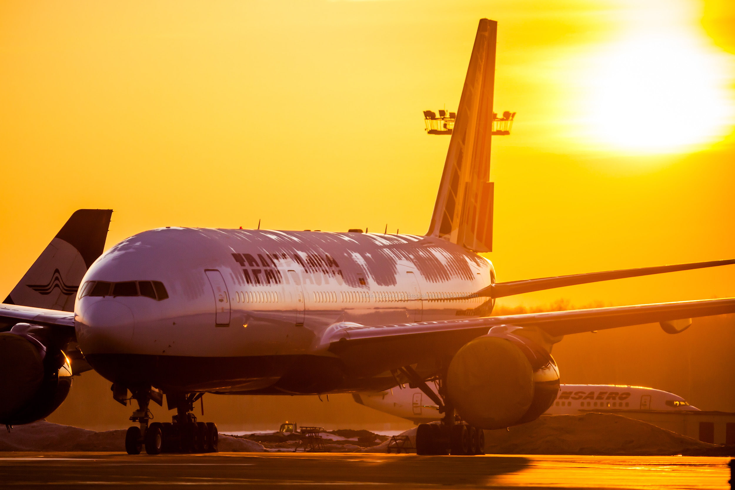 the sun, sunrise, morning, airport, Boeing, 300, Airlines, 777
