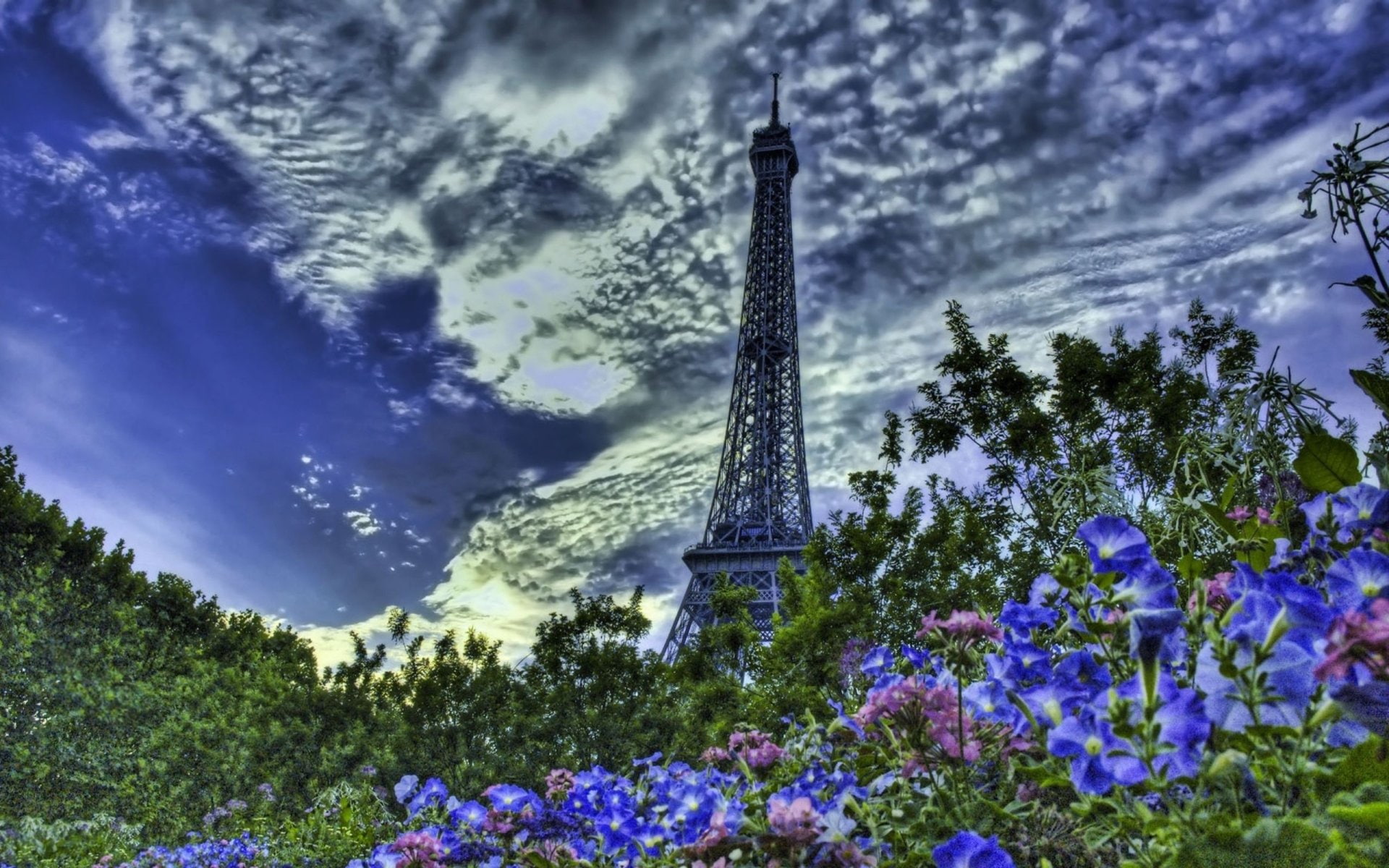Monuments, Eiffel Tower