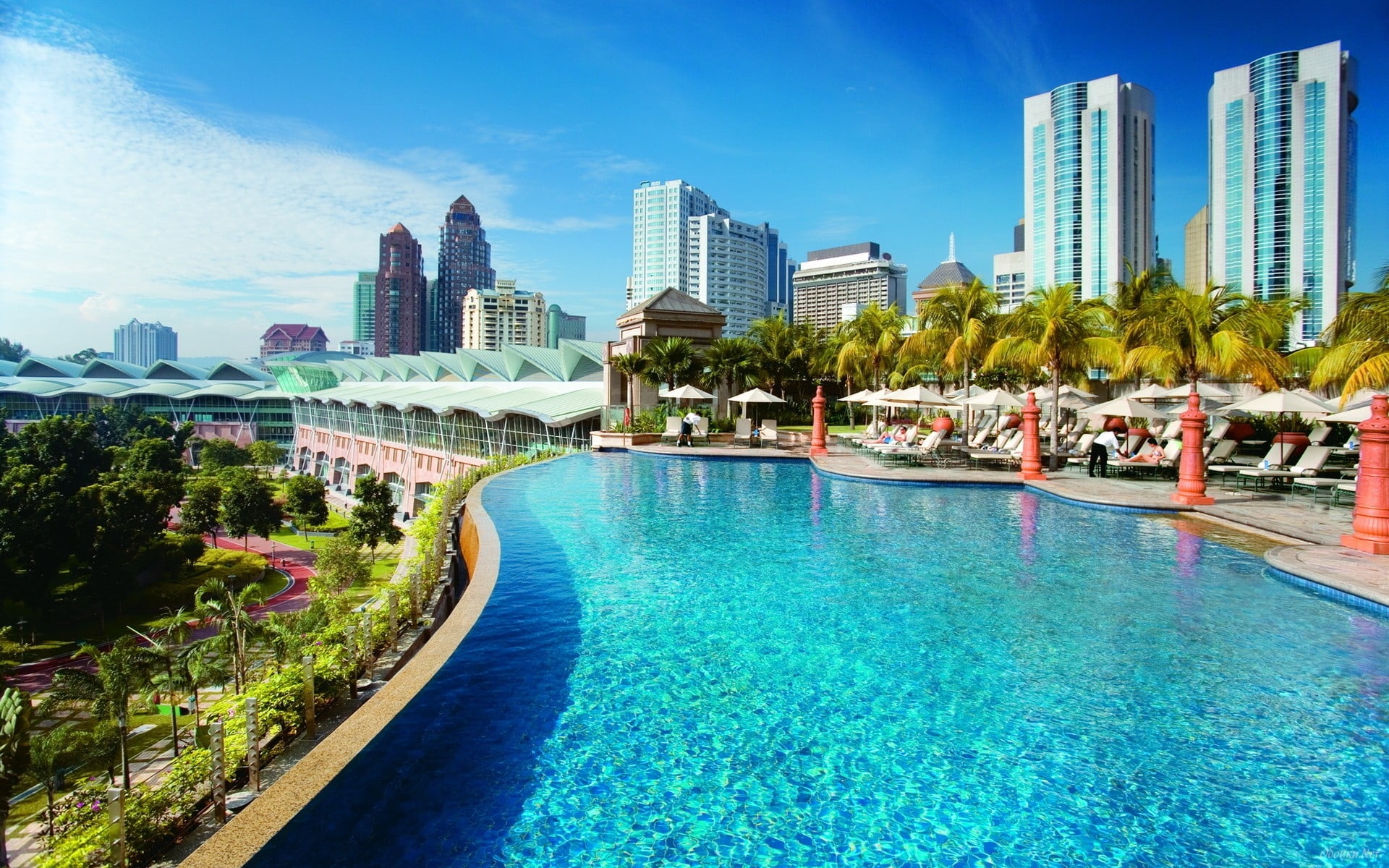 Mandarin Oriental Hotel Kuala Lumpur, concrete swimming pool