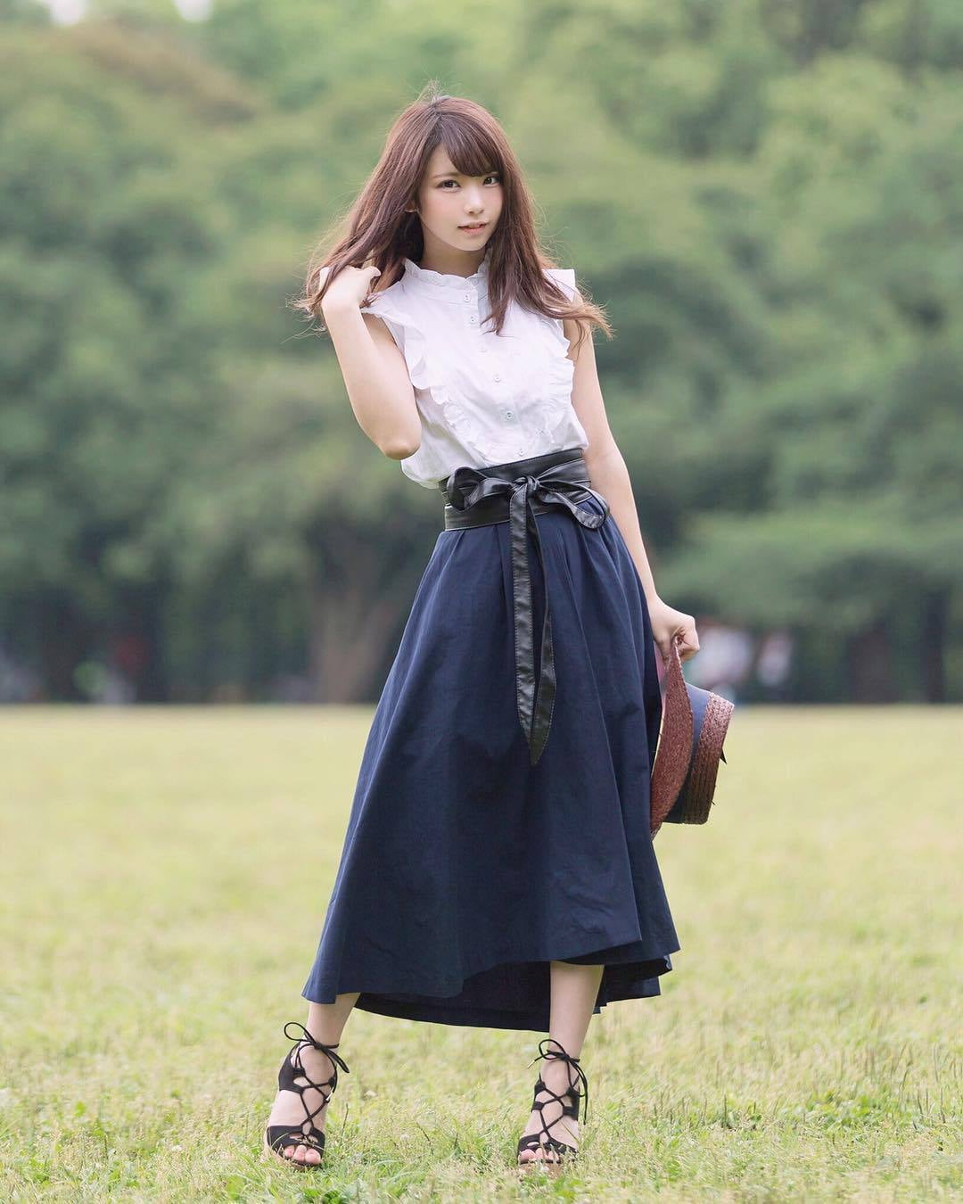 enako, Japanese women, skirt